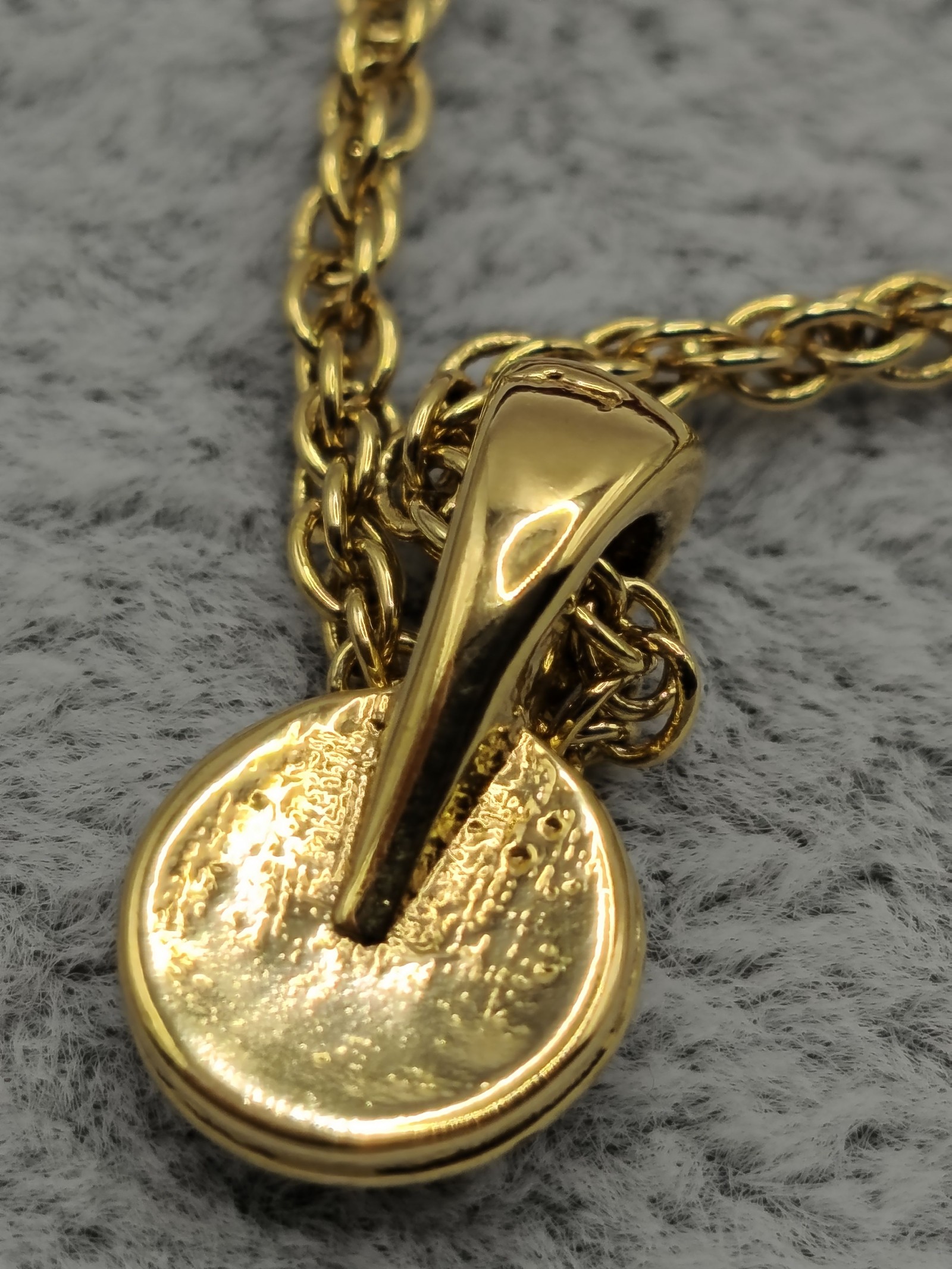 Nina Ricci Gold Tone Necklace Pendant 17 cm Length image 7