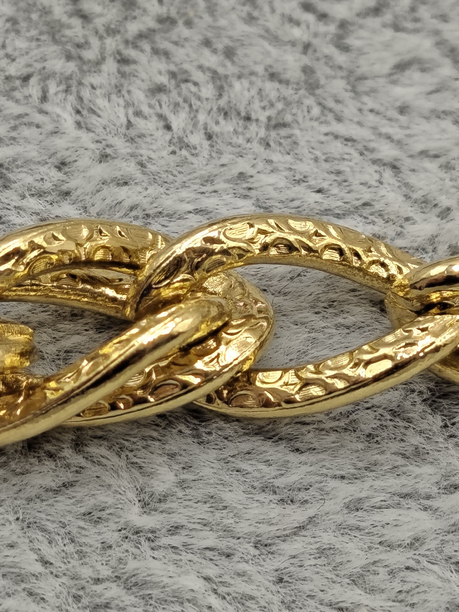 Cosmo Gold Textured gold tone Chain Necklace Gold Tone Unisex image 3