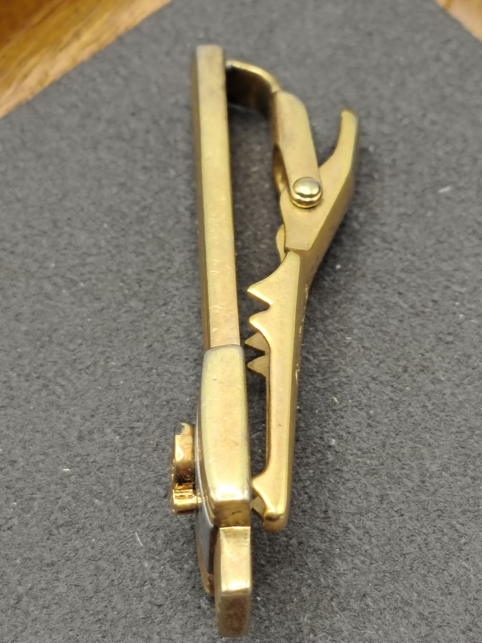 Christian Dior Vintage Gold & Silver Tone Men’s Tie Clip Dior Logo image 9