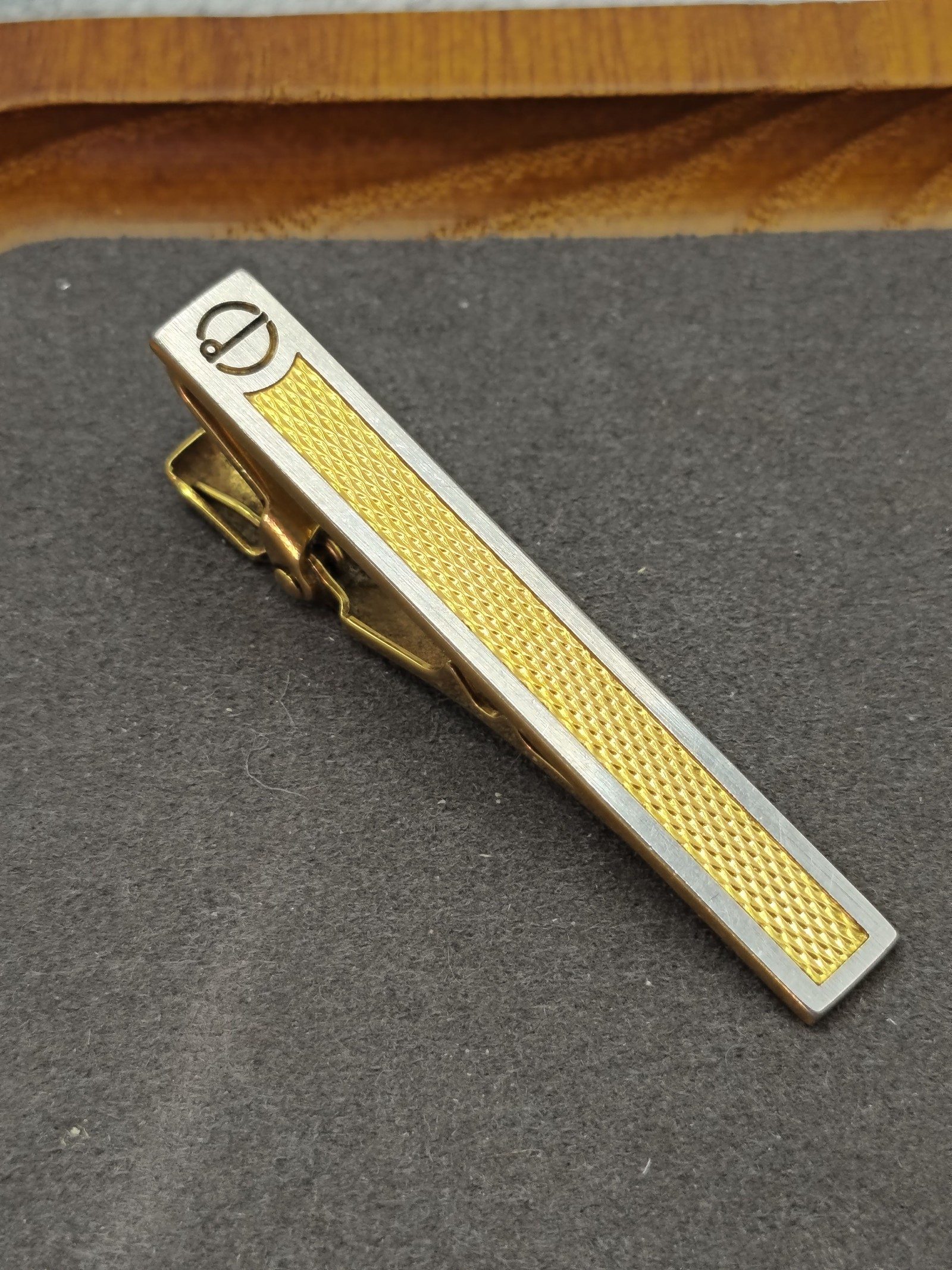 Dunhill Gold & Silver tone Men's Tie Clip Bar Textured Design Other image 3