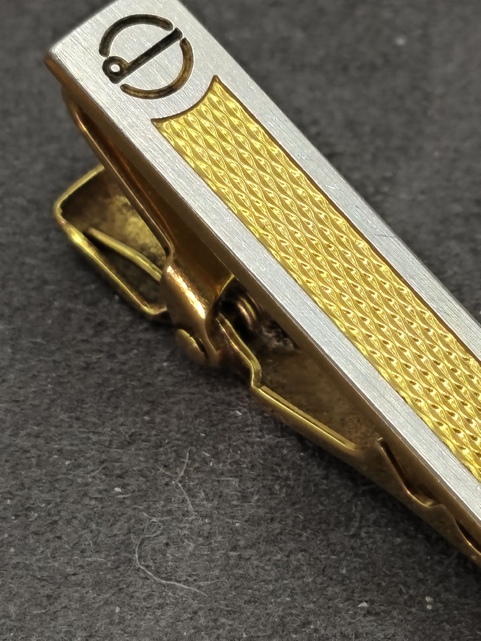 Dunhill Gold & Silver tone Men's Tie Clip Bar Textured Design Other image 4