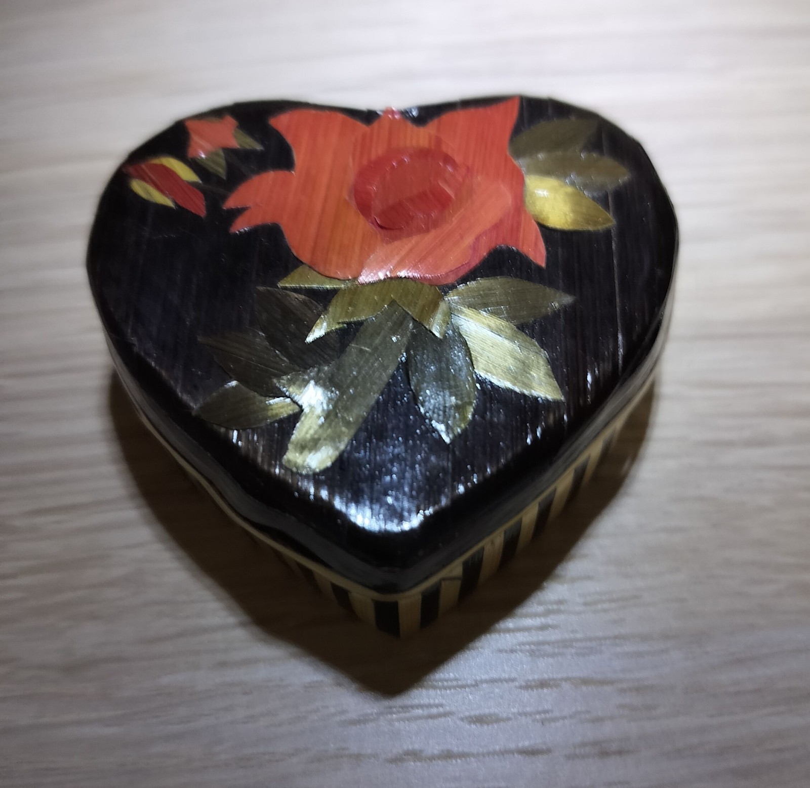 Handmade Black & Gold Heart-Shaped Matte Boxes Set of 3 with Floral Design image 3