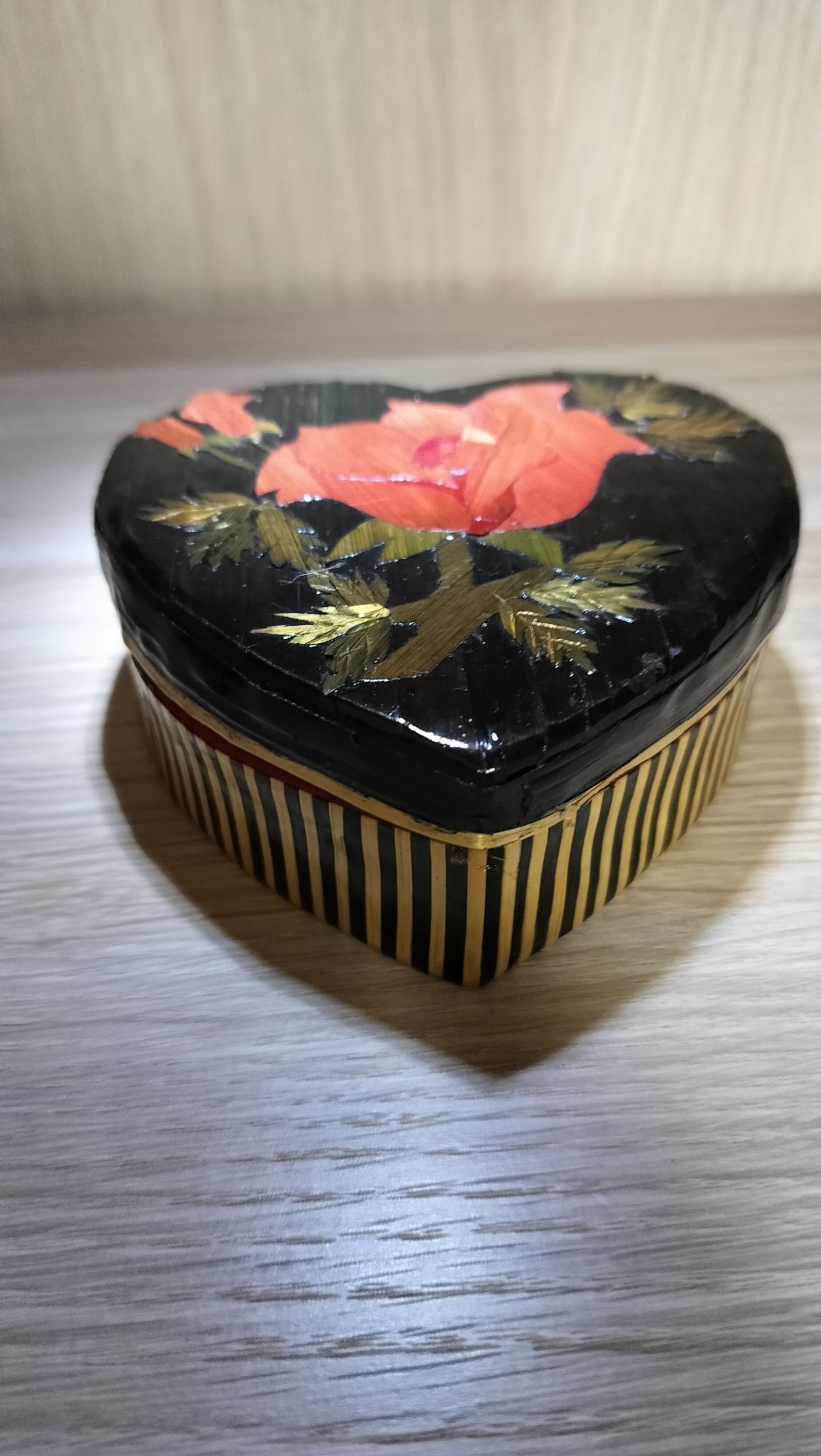 Handmade Black & Gold Heart-Shaped Matte Boxes Set of 3 with Floral Design image 9
