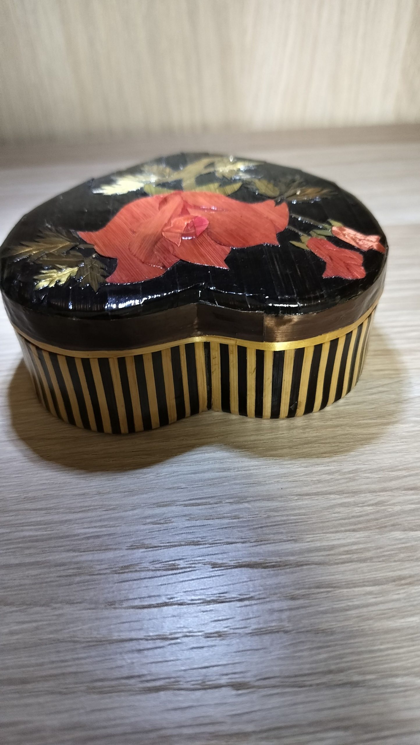 Handmade Black & Gold Heart-Shaped Matte Boxes Set of 3 with Floral Design image 10
