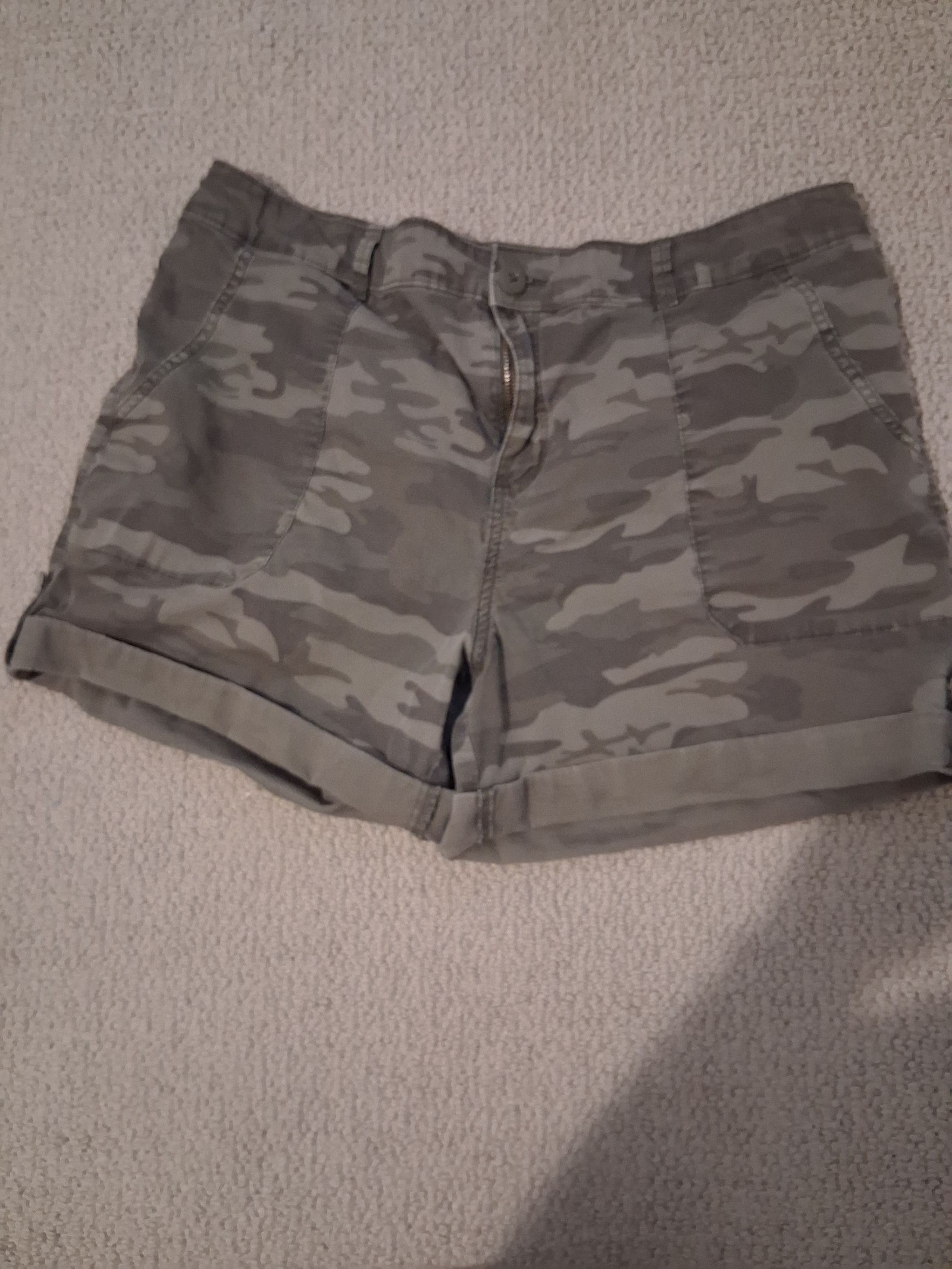 Social Premier Women's Green Camouflage Cotton Shorts Medium