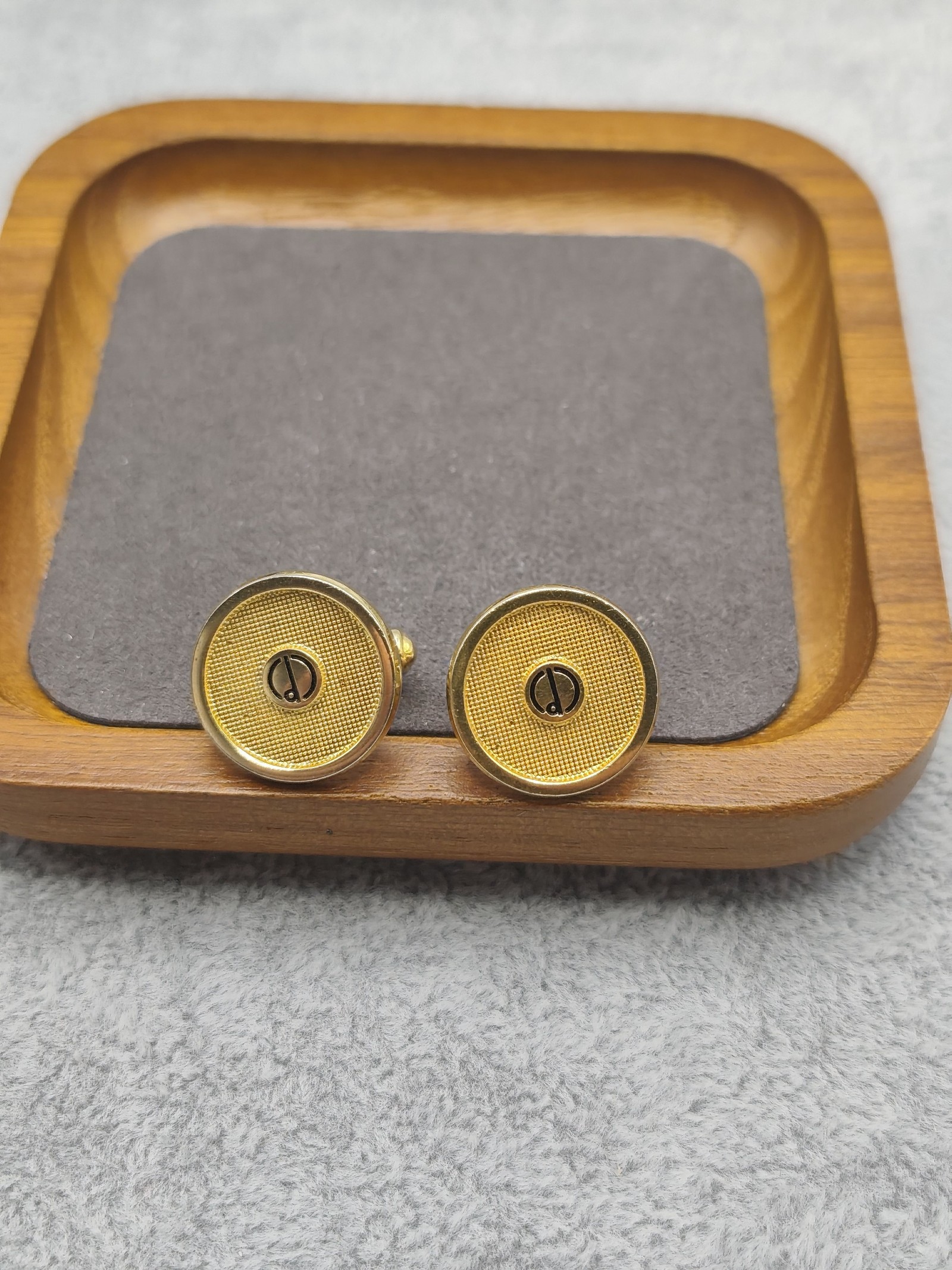 Dunhill Men's Gold Tone Cufflinks & Stud Set in Gift Box image 7
