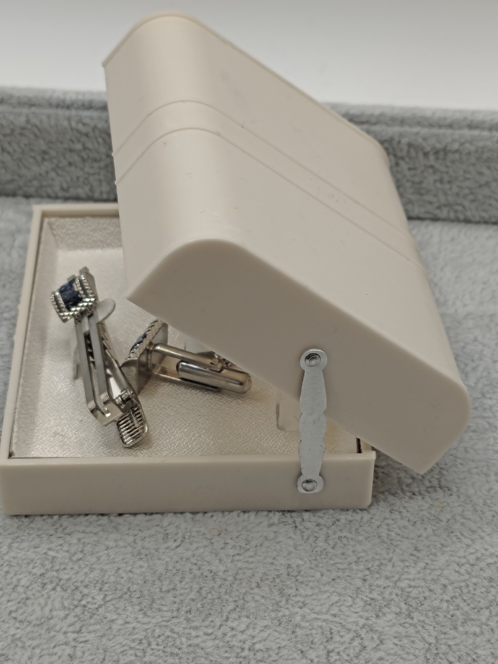 Men's Silver & Blue Cufflinks Tie Clip & Lapel Set image 3