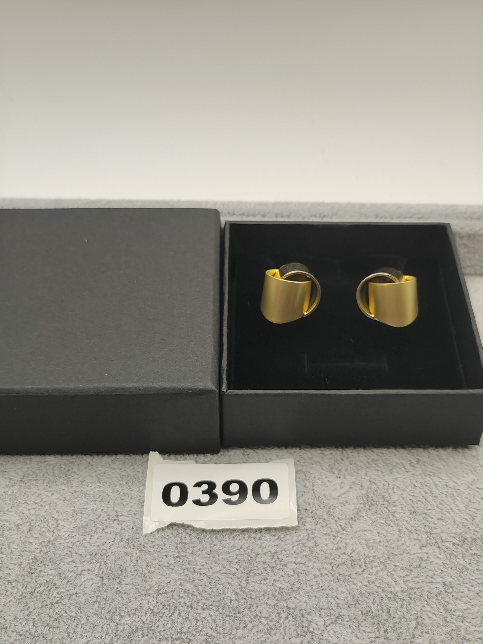 Rol Gold Tone Clip On Earrings Unisex Other