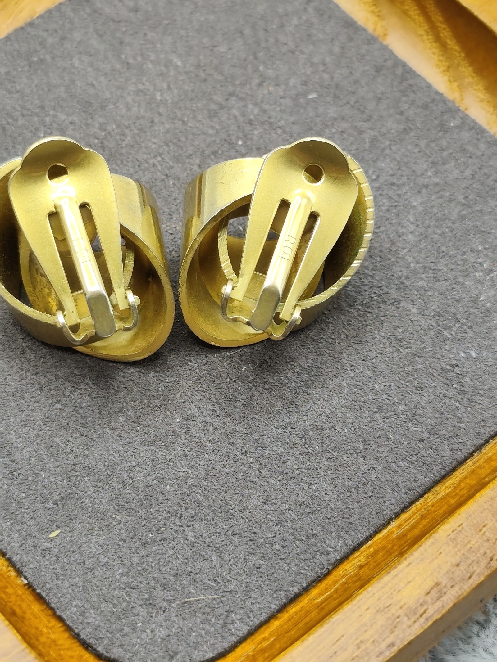 Rol Gold Tone Clip On Earrings Unisex Other image 4