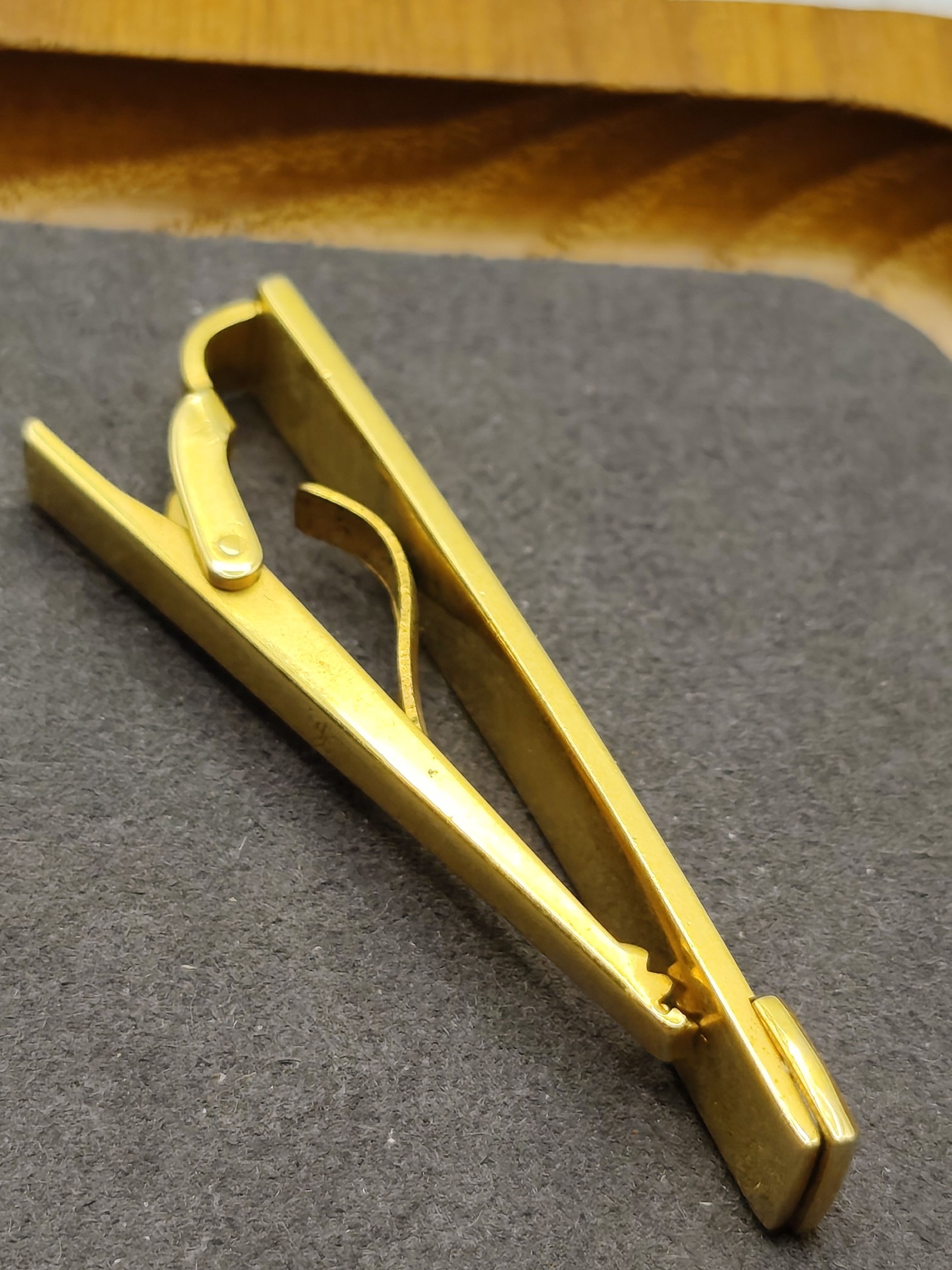 Yves Saint Laurent Gold Metal Tie Clip Men's image 7