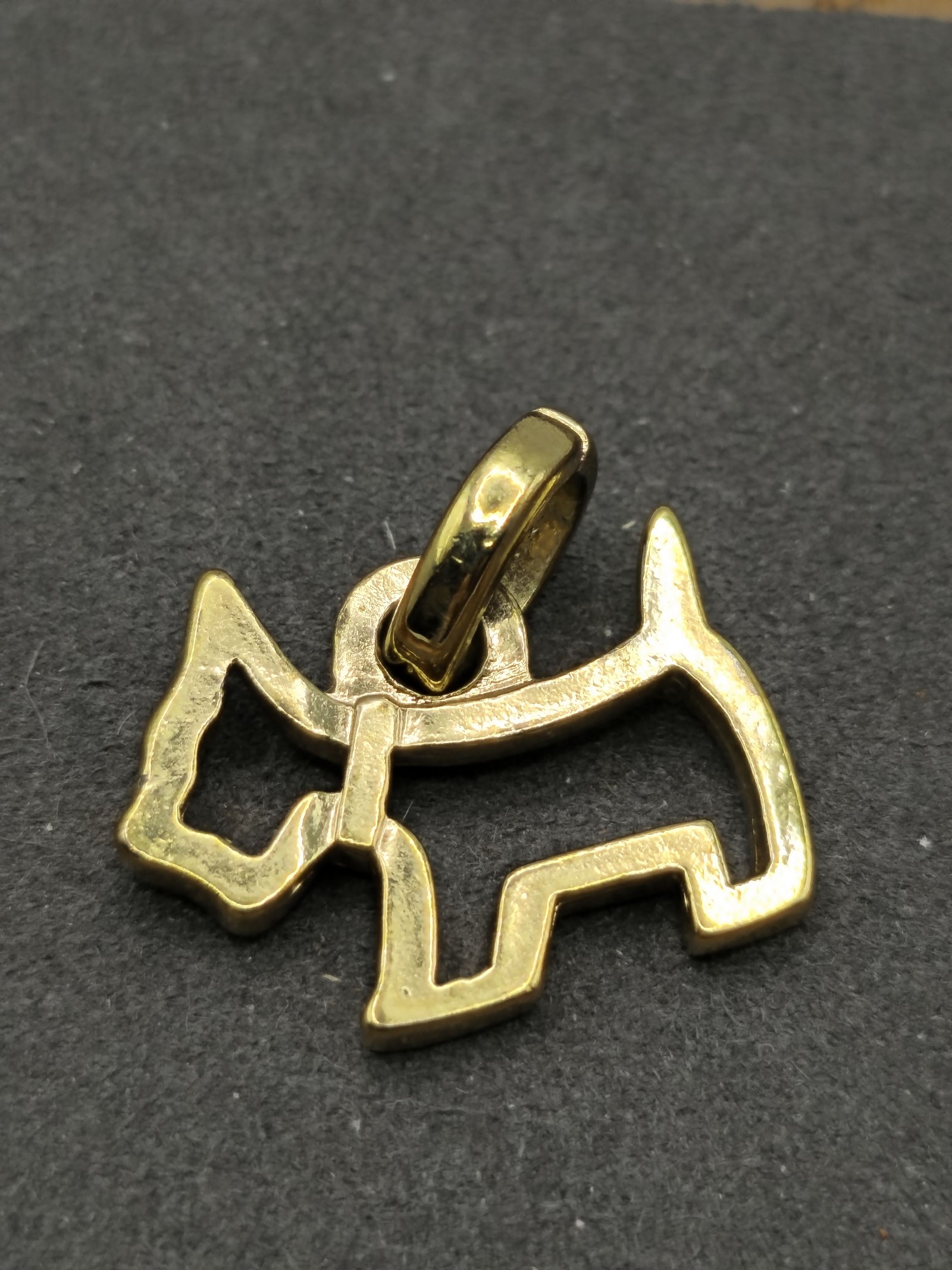Agatha vintage pendant image 3