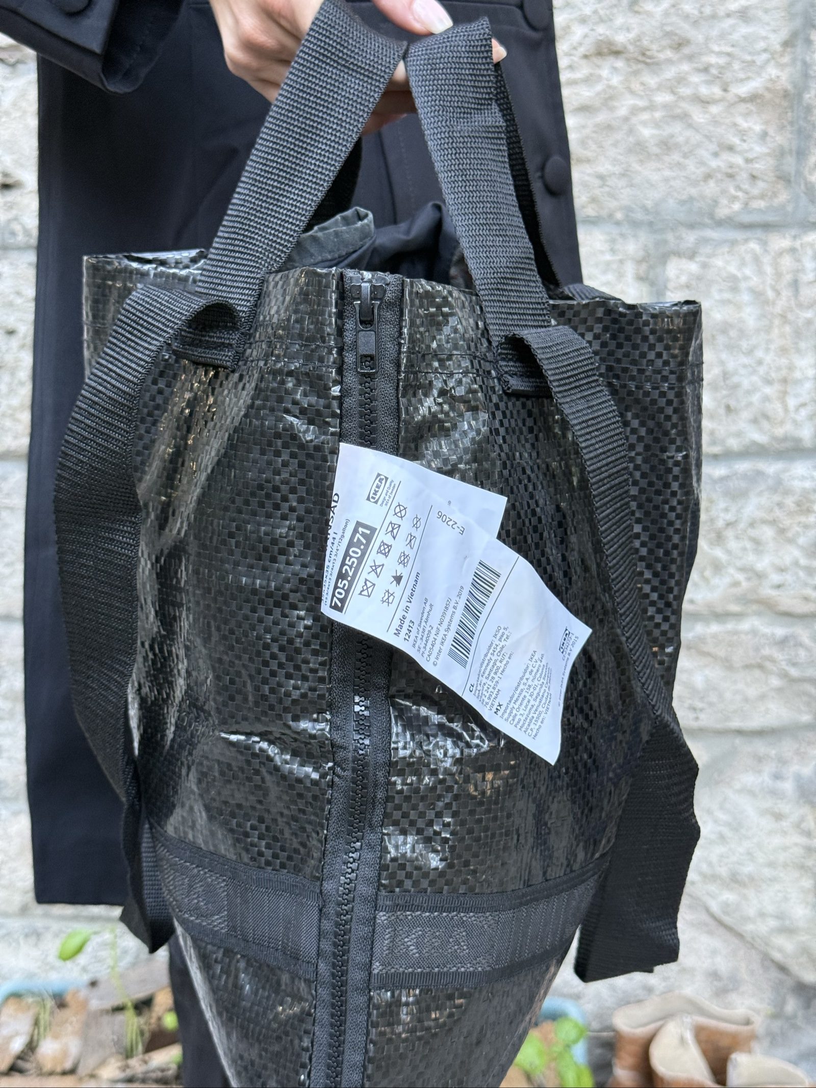 Black, zip-up IKEA x Swedish House Mafia OBEGRÄNSAD bag image 6