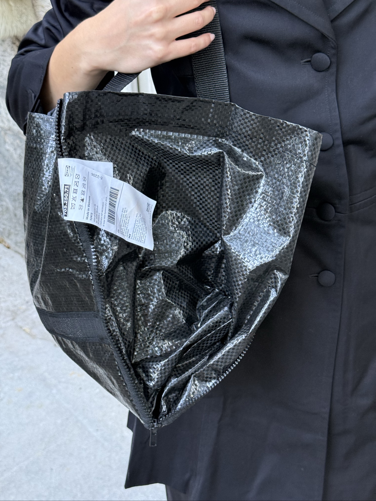 Black, zip-up IKEA x Swedish House Mafia OBEGRÄNSAD bag image 9
