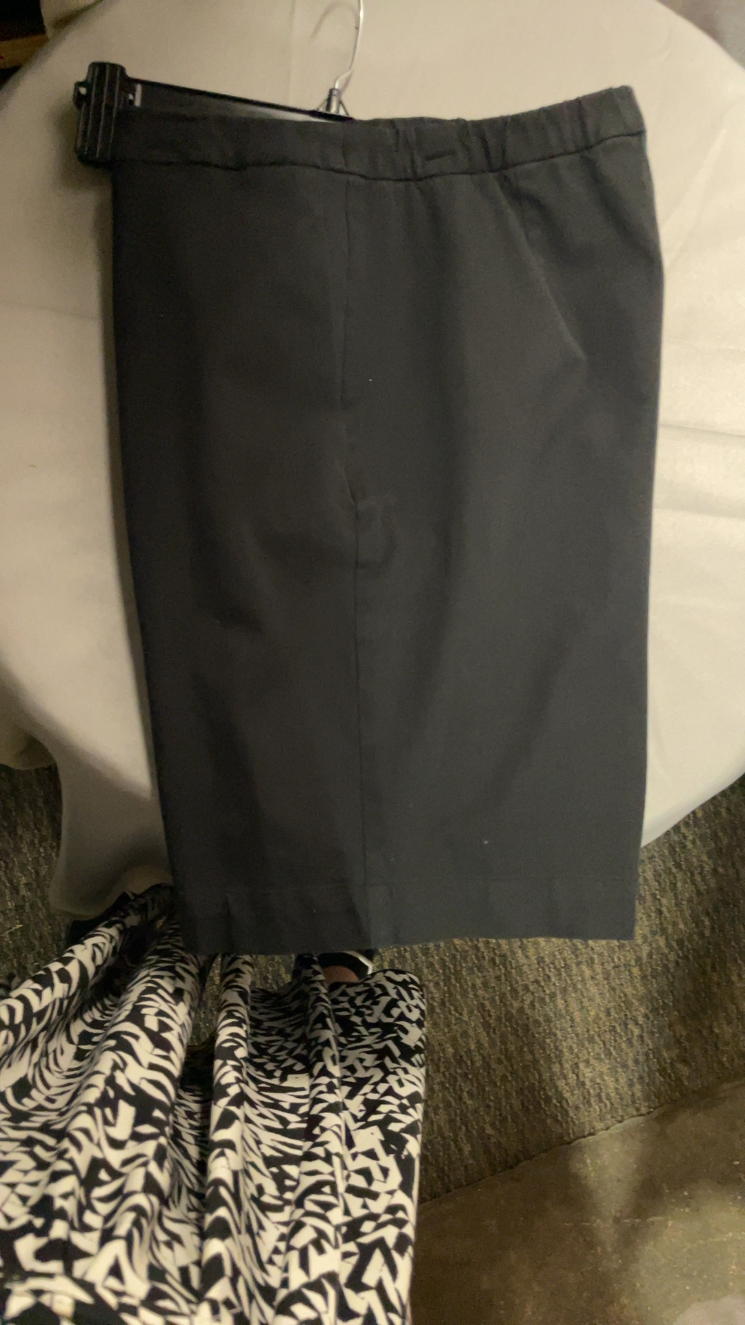 Susie Graver Women's Black Shorts Size 14 image 3