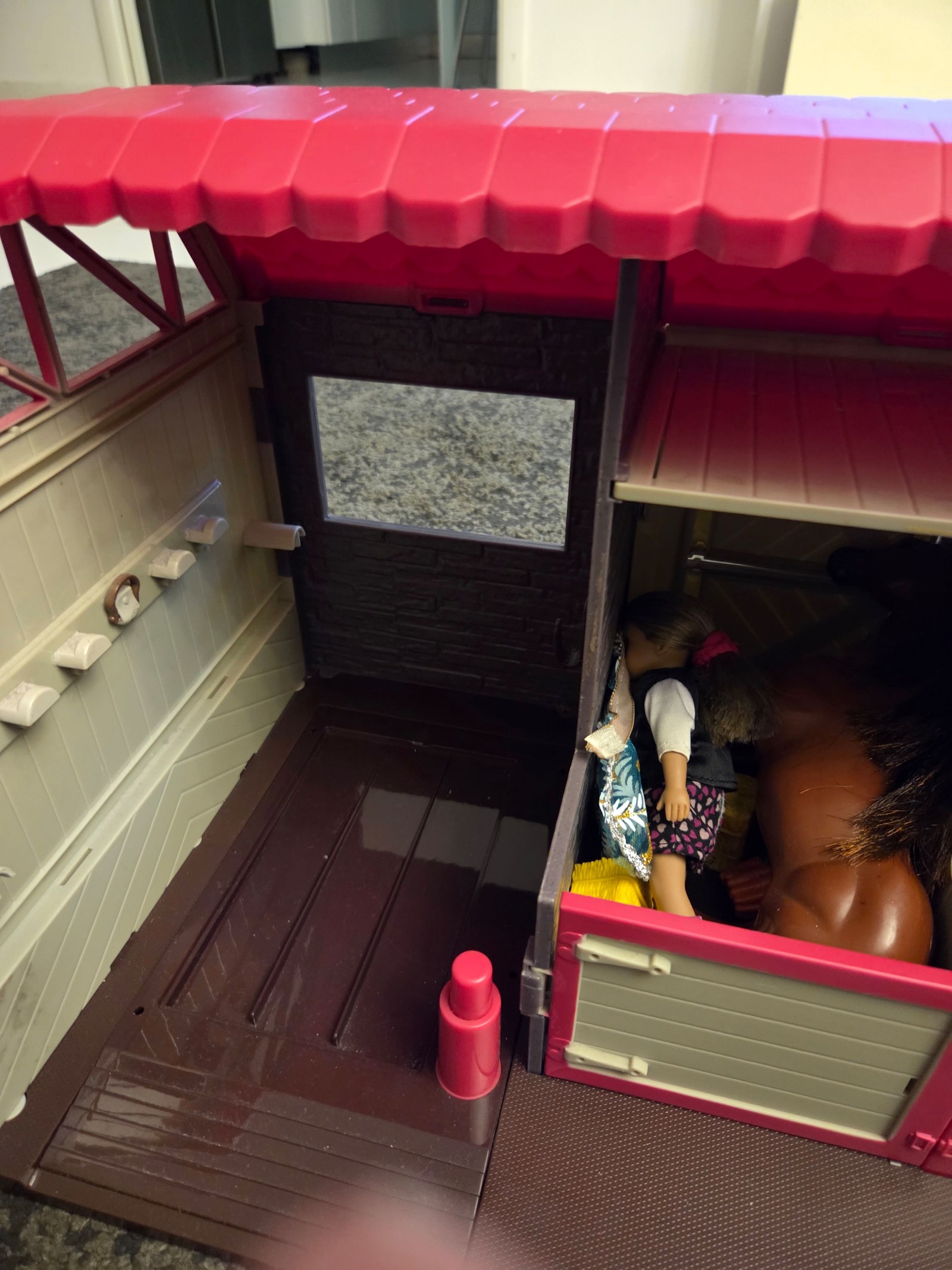 LORI Kids Horse Haven Playset with Doll & Brown Horse Other image 8