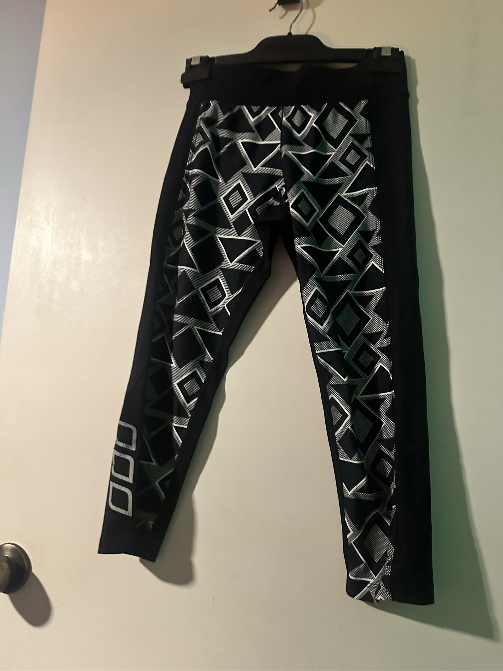 Lorna Jane Women's Black & White Geometric Print Active Leggings XS