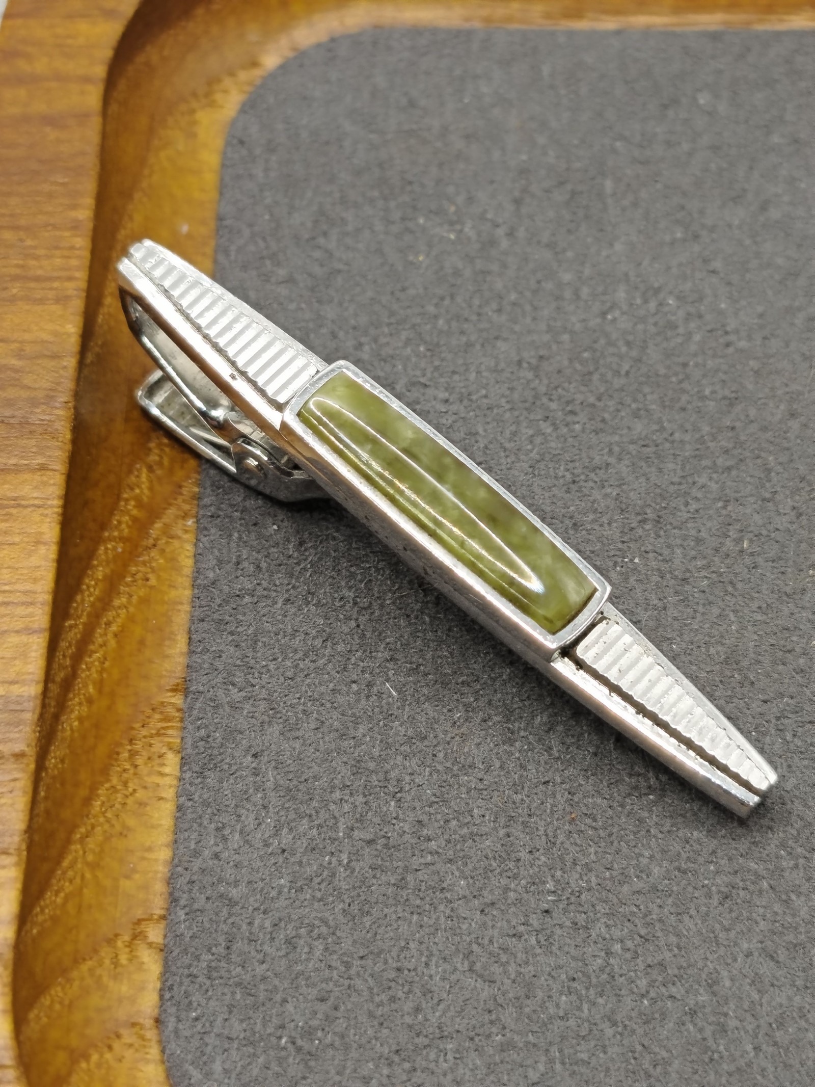 Vintage Silver tone & Green Stone Men's Tie Clip image 3