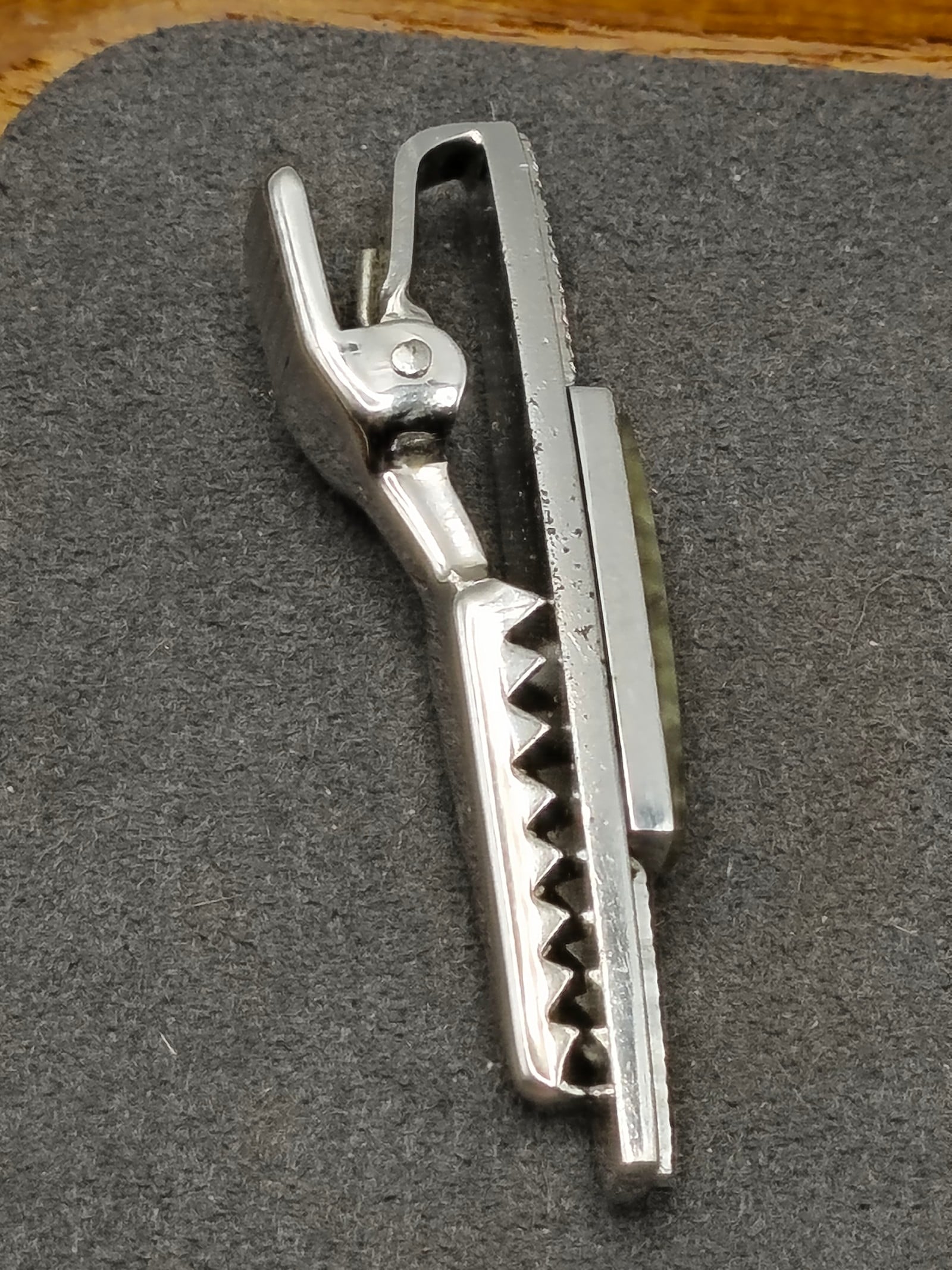 Vintage Silver tone & Green Stone Men's Tie Clip image 7