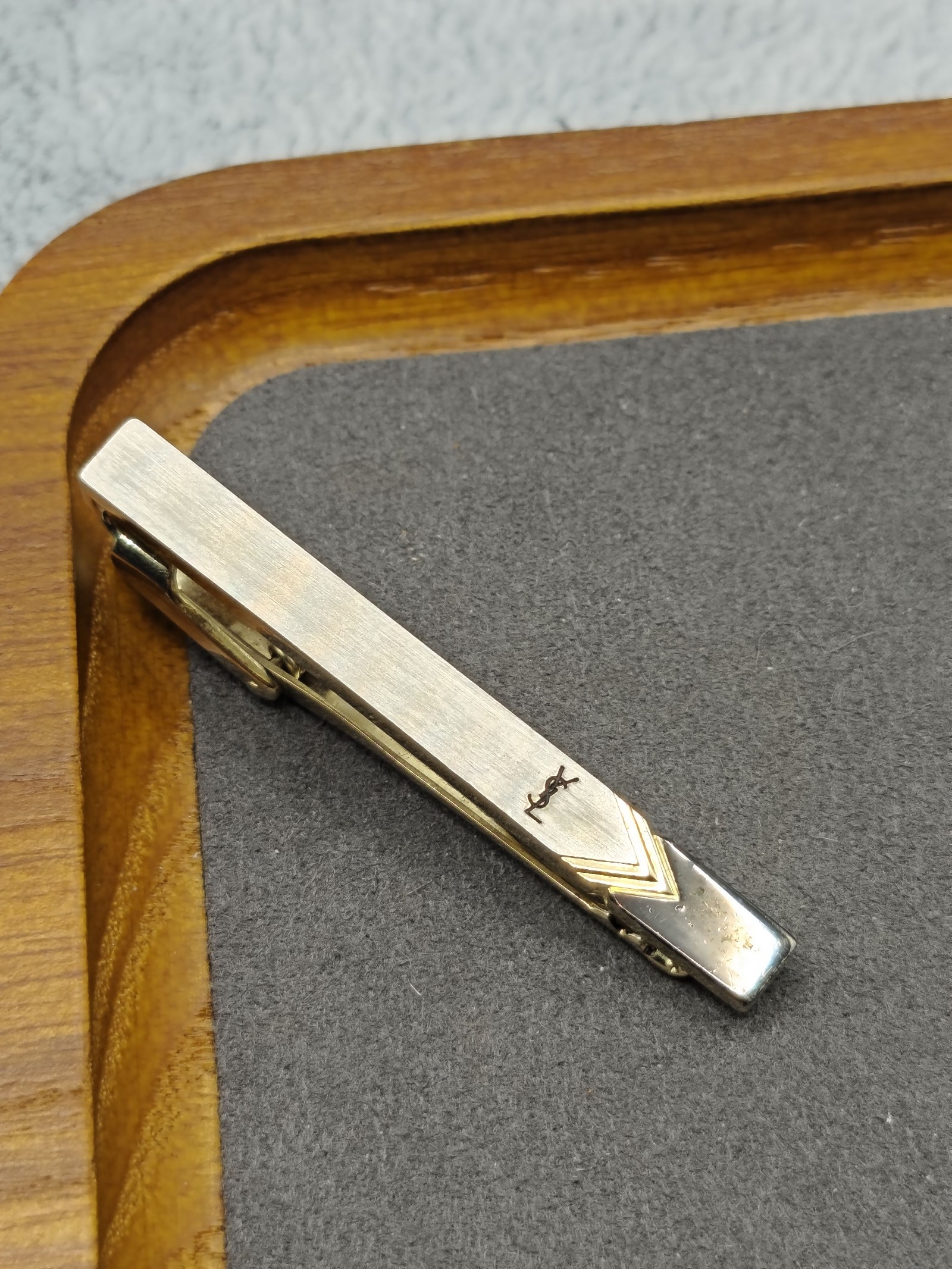Yves Saint Laurent Gold-tone Tie Clip Men Other with Box image 4