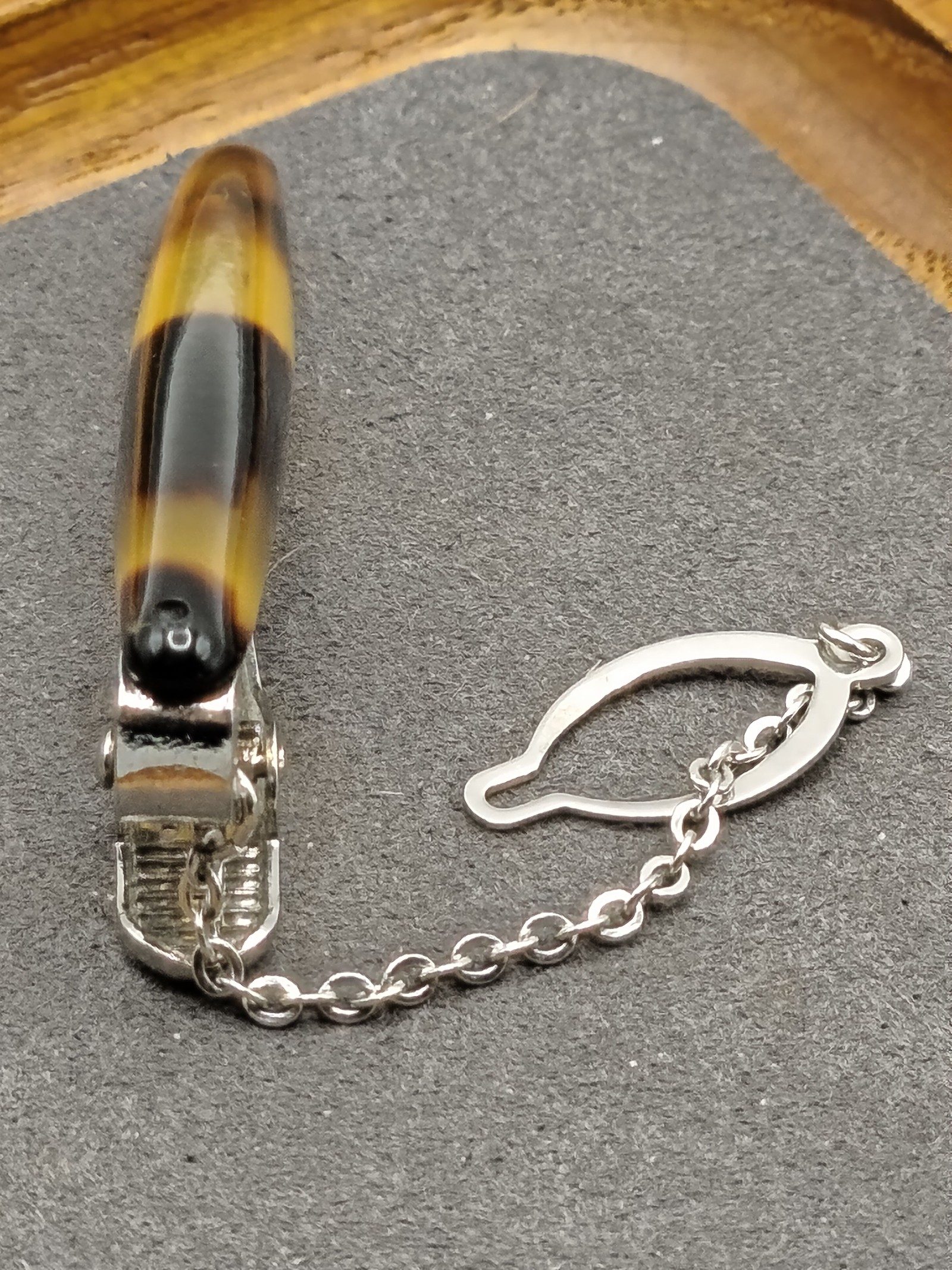 Tortoiseshell Pattern Metal Tie Clip with Chain image 7