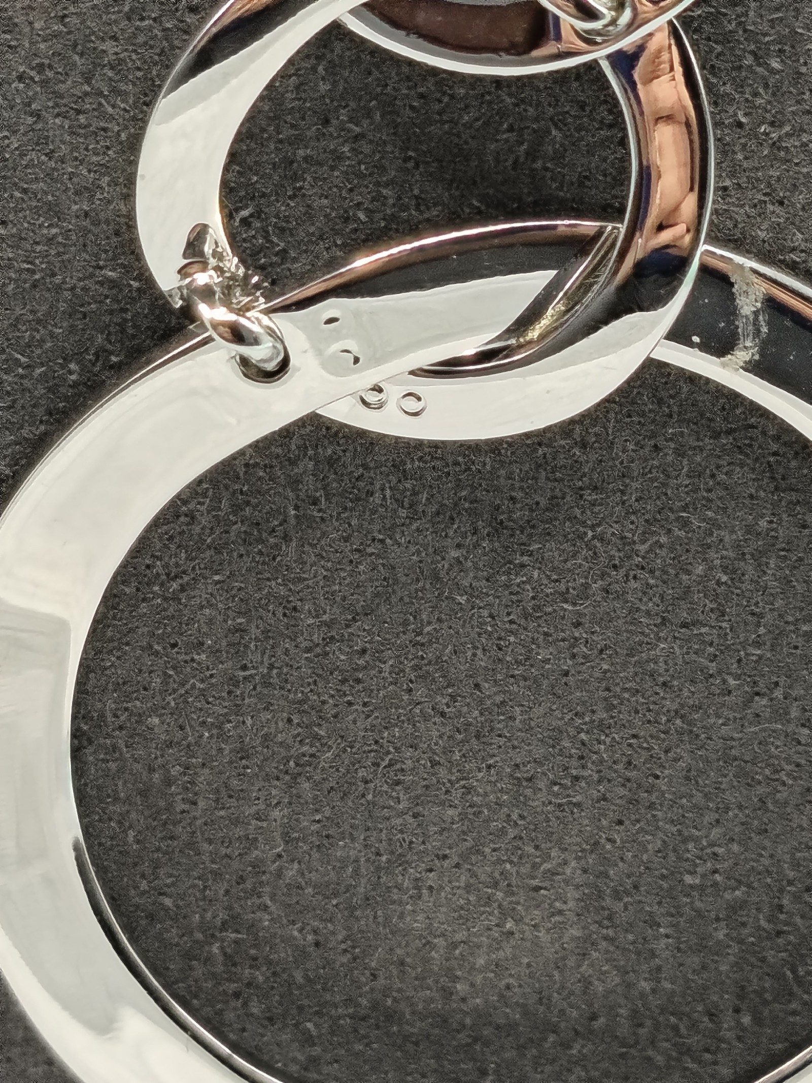 VB Silver Tone Interlocking Circle Pendant Necklace Other image 5