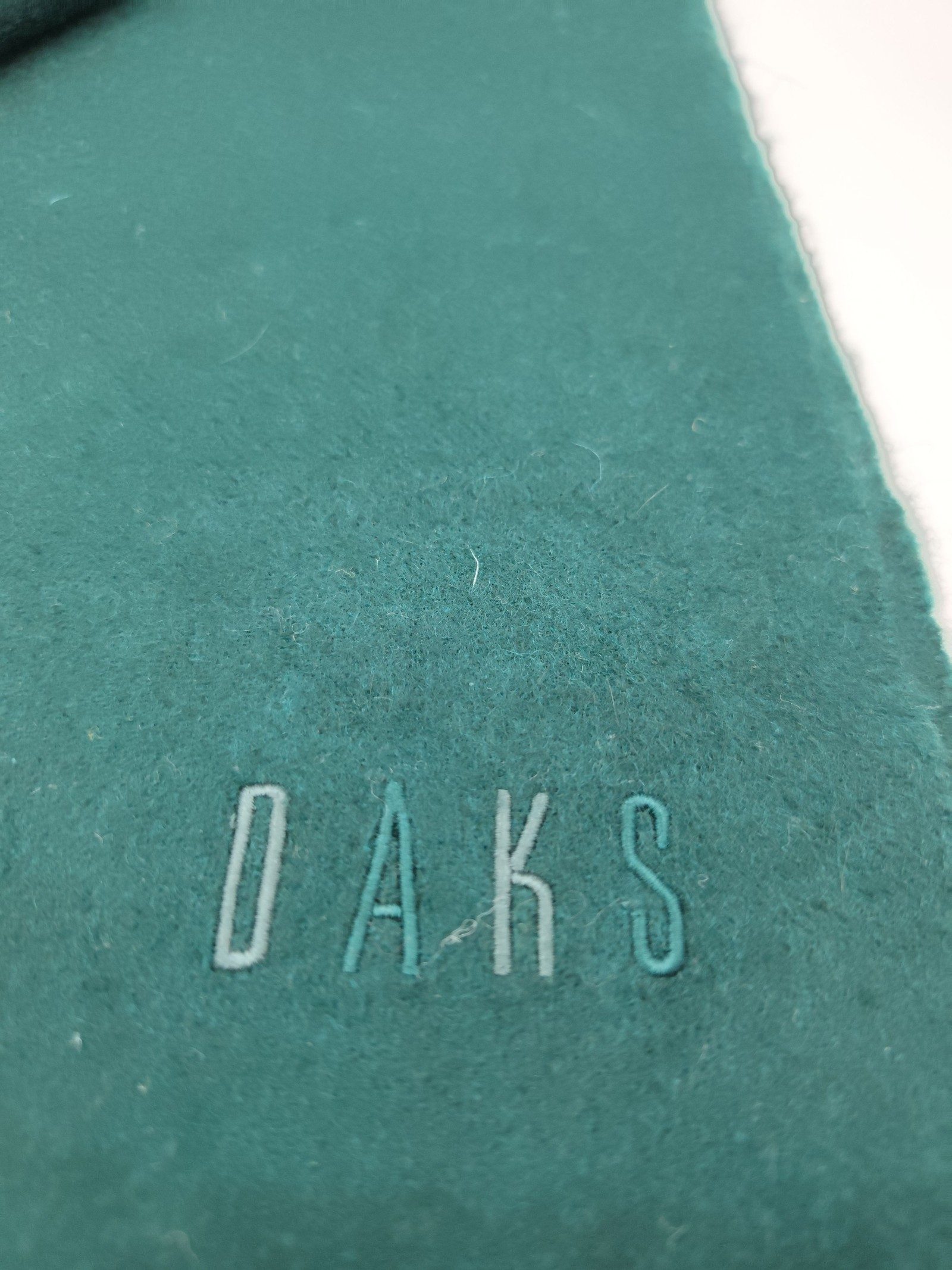 DAKS Dark Green 100% Cashmere Scarf Made in Scotland Unisex image 4