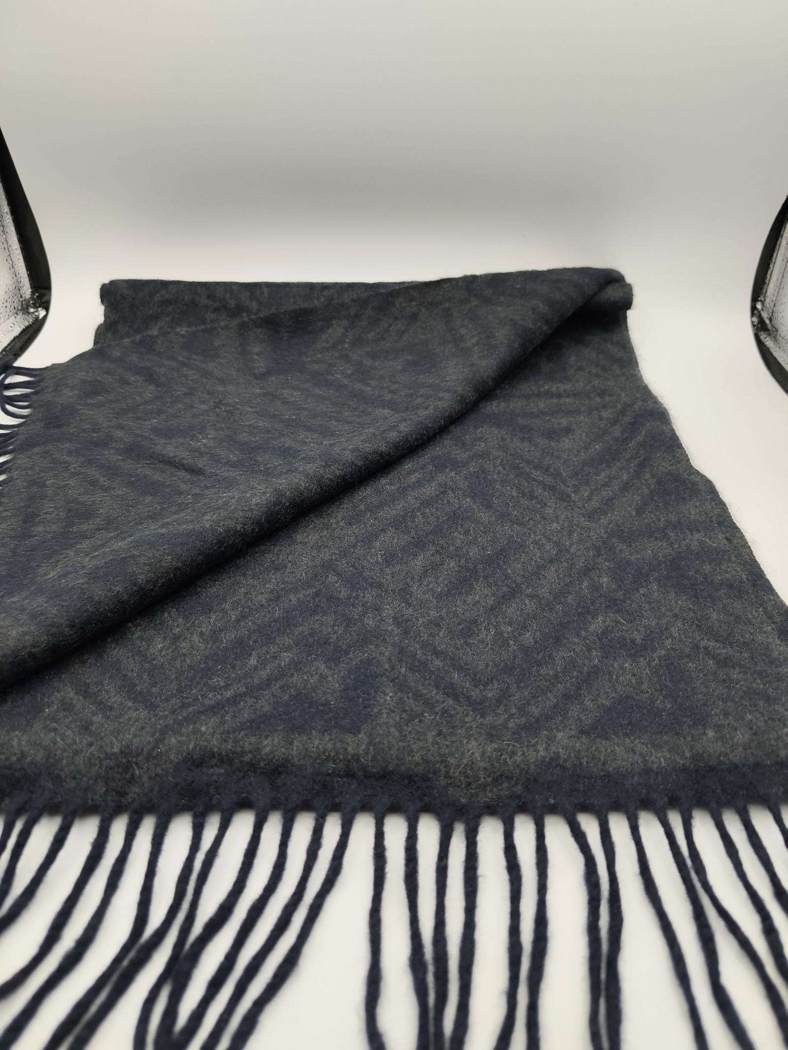 DAKS Navy Blue Wool & Cashmere Scarf Unisex image 5