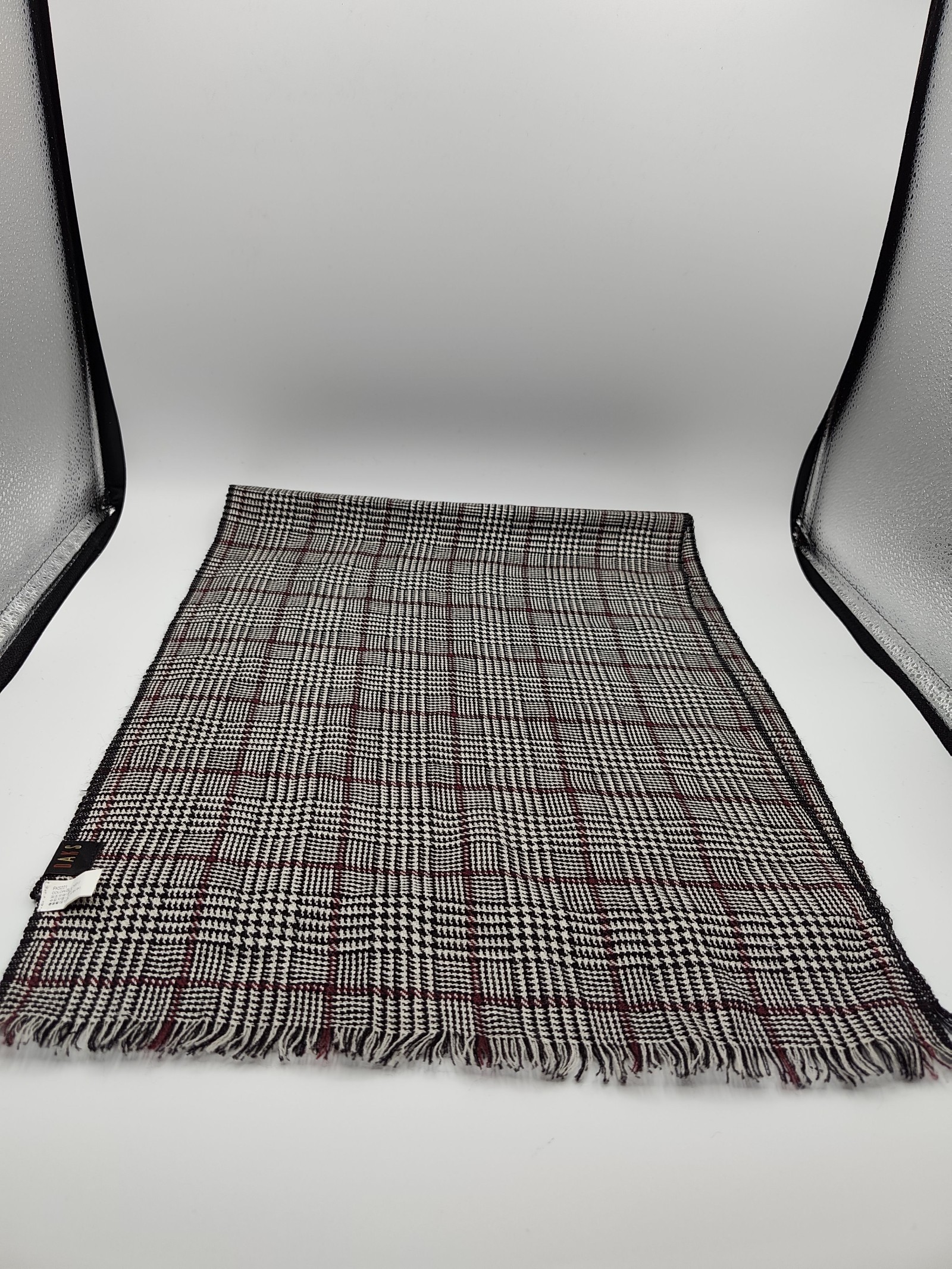 DAKS Black & White & Red Wool Checked Scarf Unisex