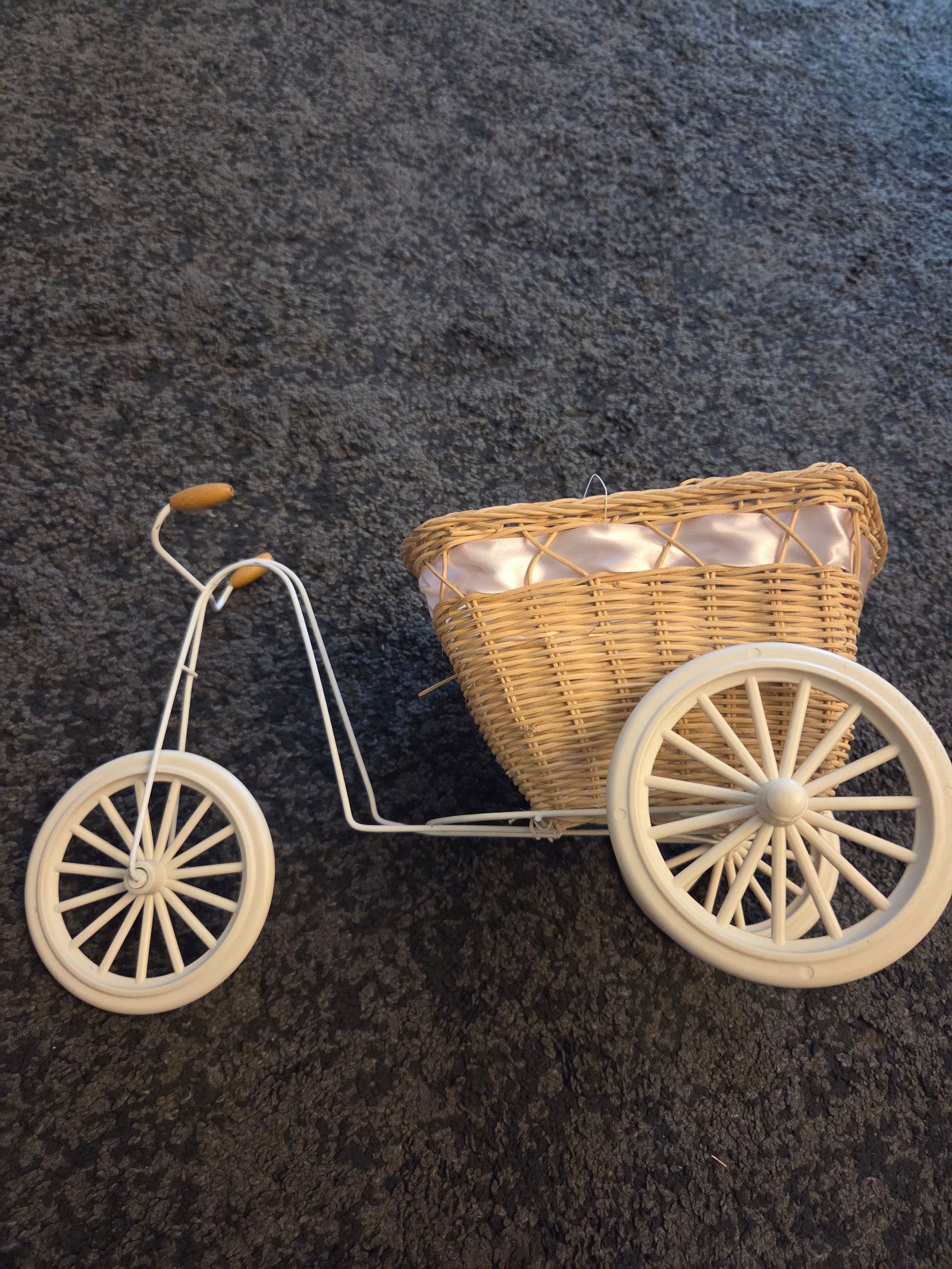 White & Beige Decorative Wicker Tricycle Basket One Size