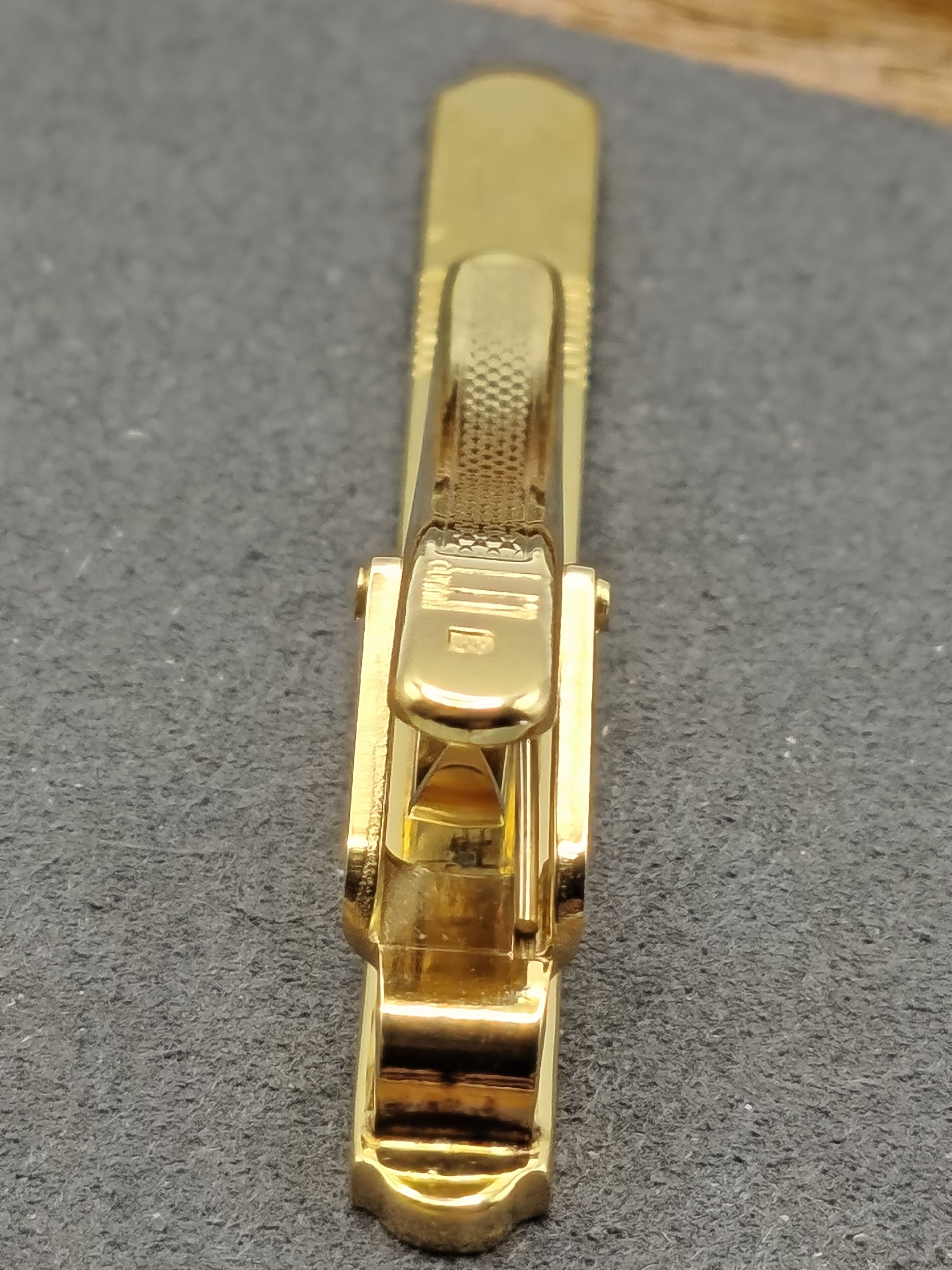 Dunhill Gold & Silver Tone Textured Tie Clip Men image 8