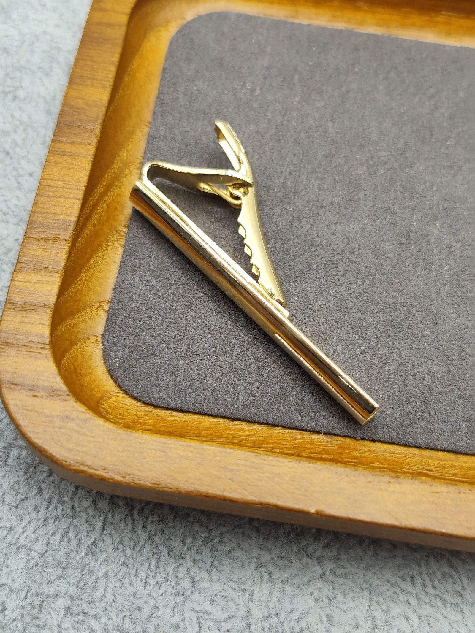 Givenchy Gold Tone Men's Tie Clip with Box Other image 9