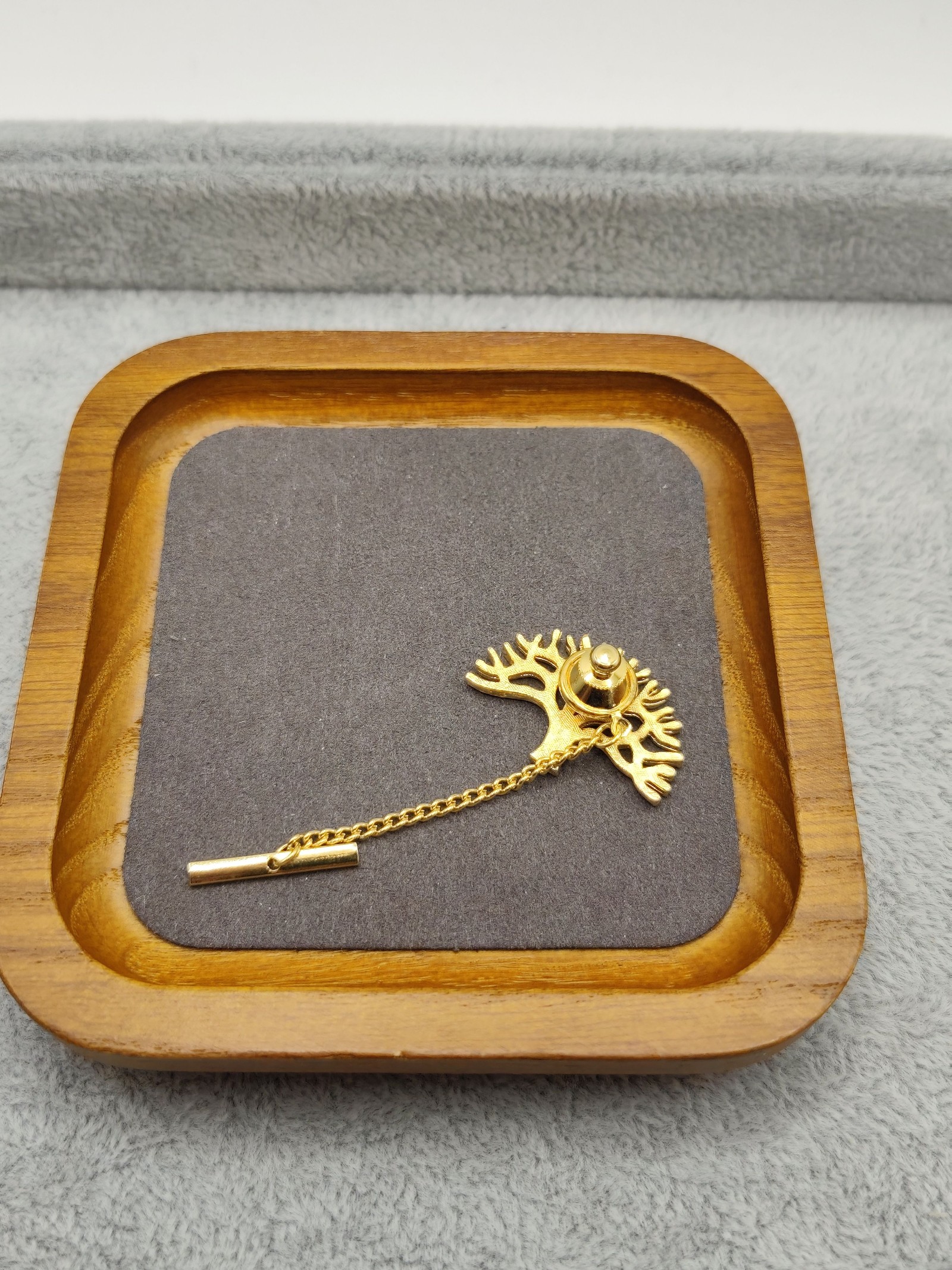 Gold Tone Tree of Life Men’s Cufflinks & Tie Pin Set image 8