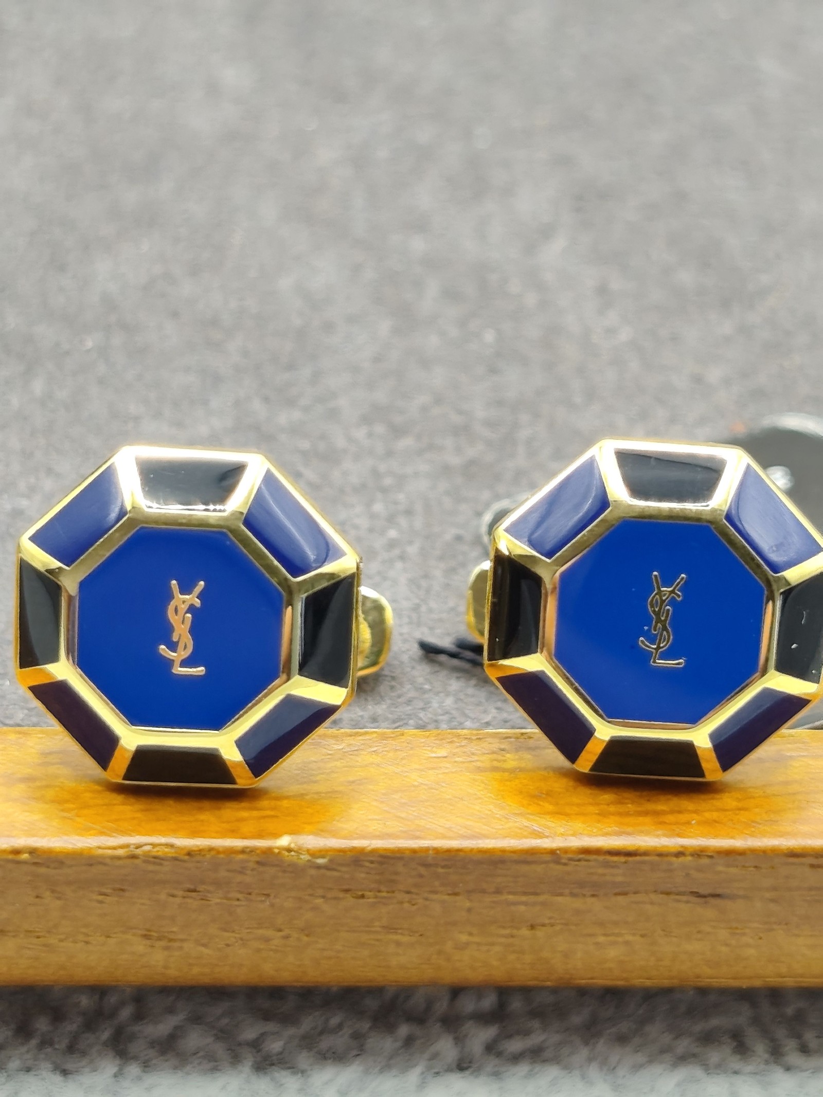 Yves Saint Laurent Men Blue & Black Enamel Cufflinks & Tie Tack Set image 4