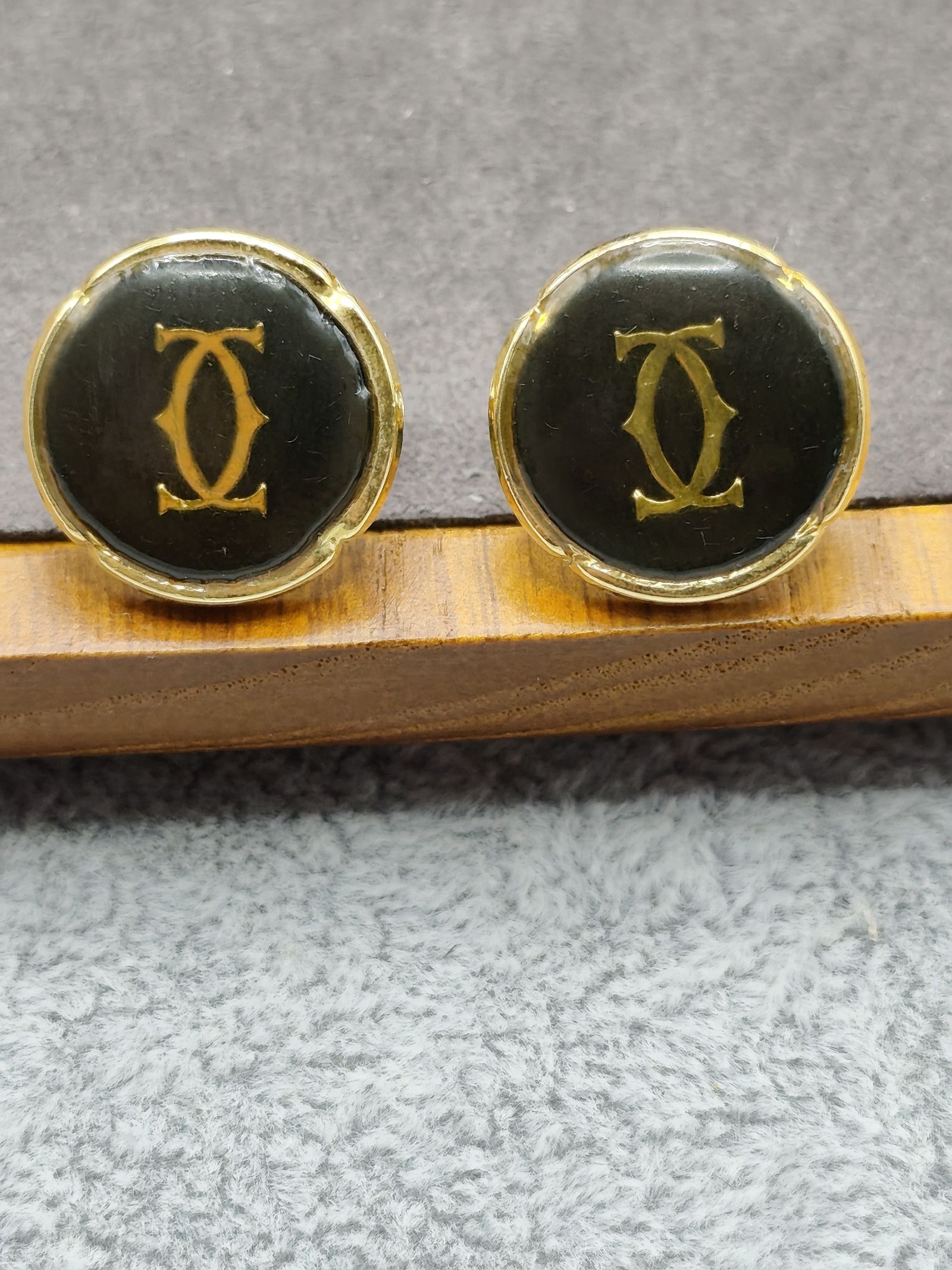 Cartier Gold & Black Les Must de Cartier Men’s Cufflinks & Stud Set image 5