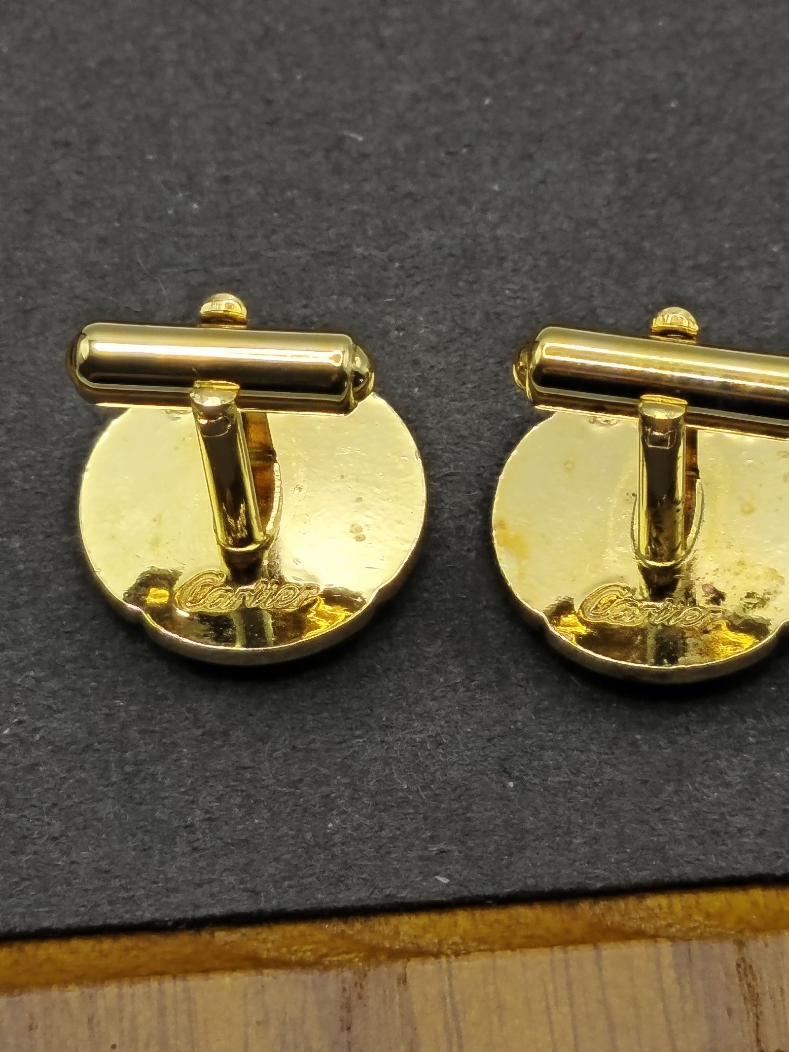 Cartier Gold & Black Les Must de Cartier Men’s Cufflinks & Stud Set image 9