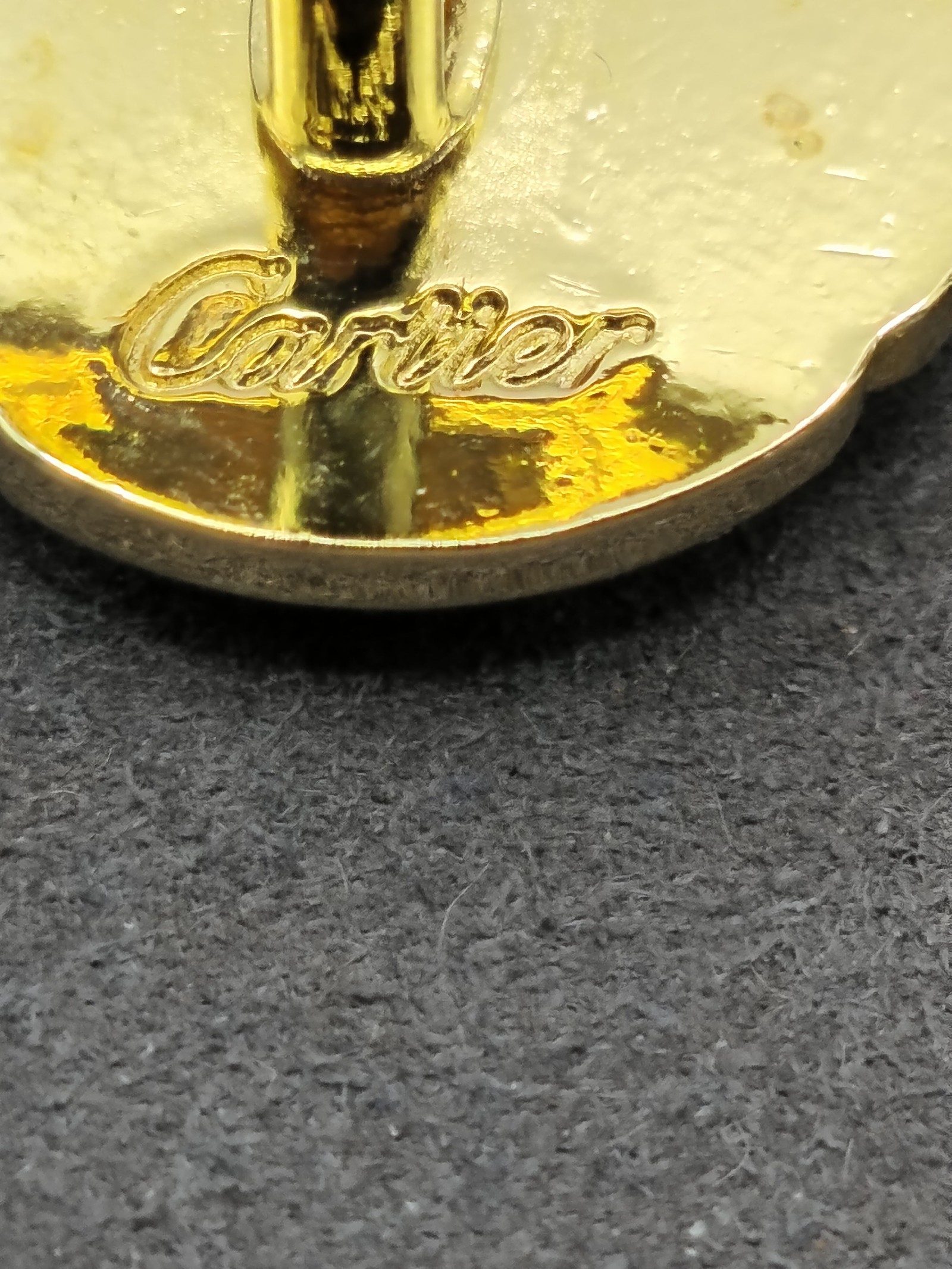 Cartier Gold & Black Les Must de Cartier Men’s Cufflinks & Stud Set image 10