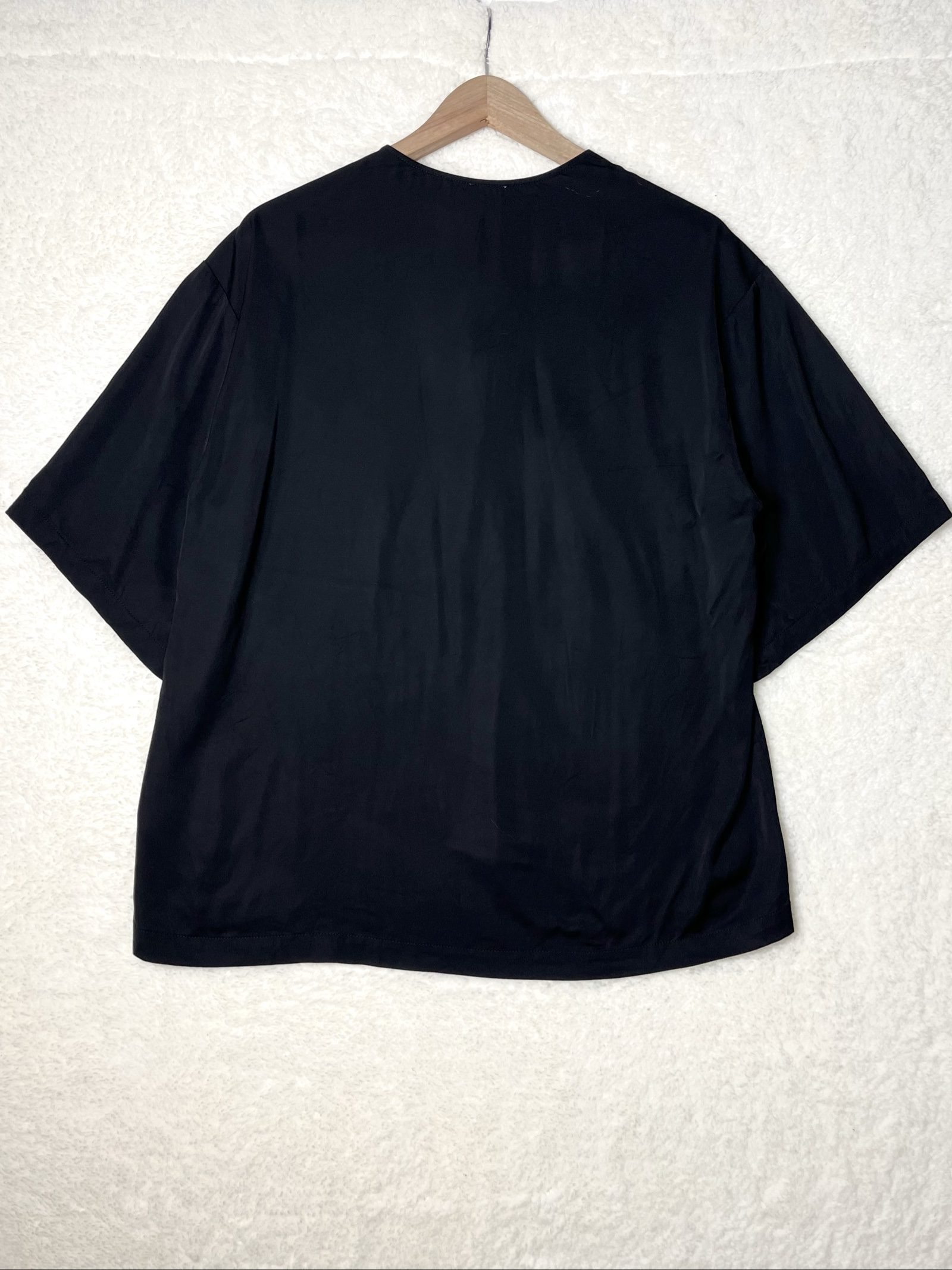 Filippa K boxy Top zip zipper loose fit relaxed Satin crewneck minimalist image 4