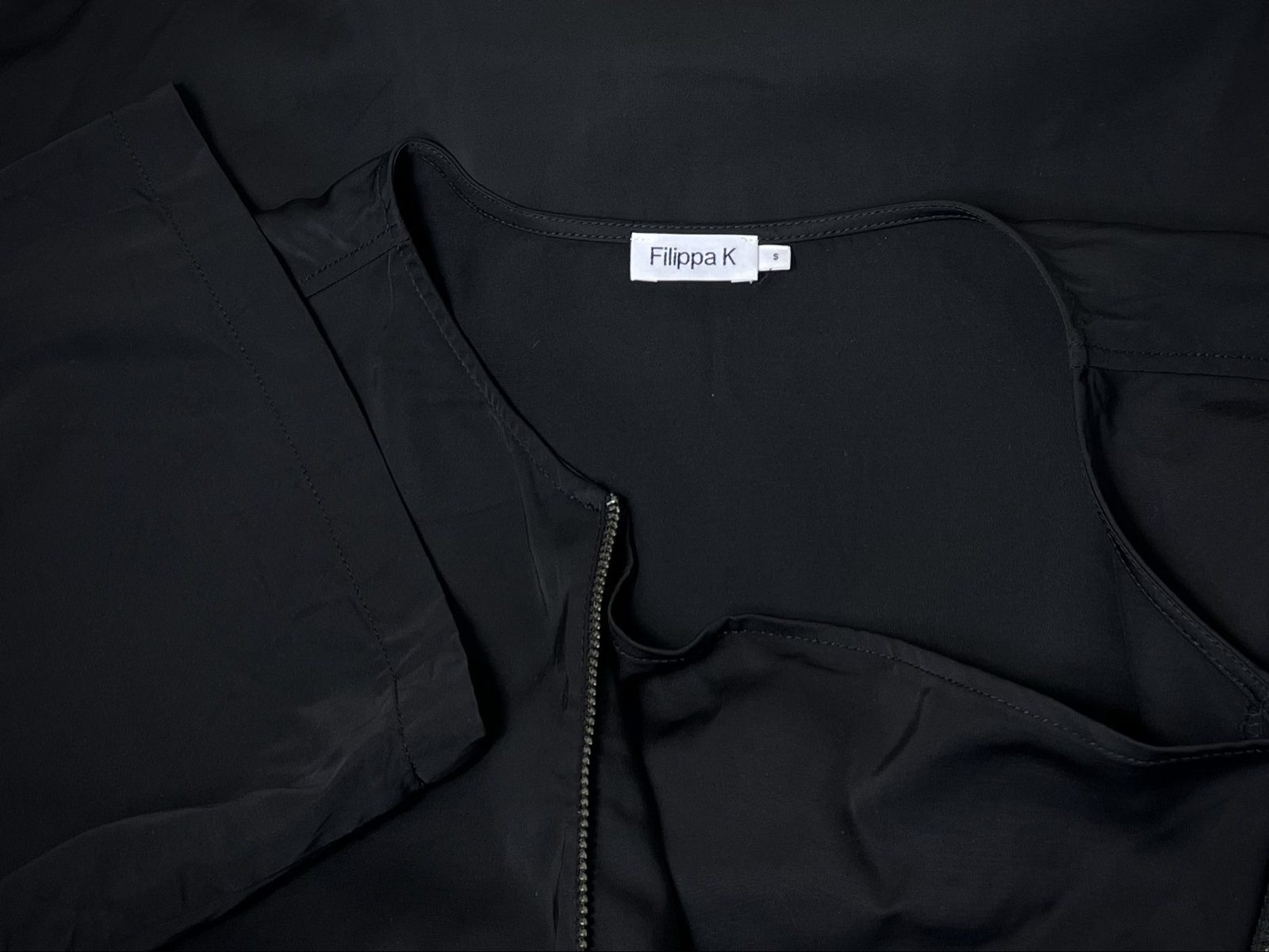 Filippa K boxy Top zip zipper loose fit relaxed Satin crewneck minimalist image 6