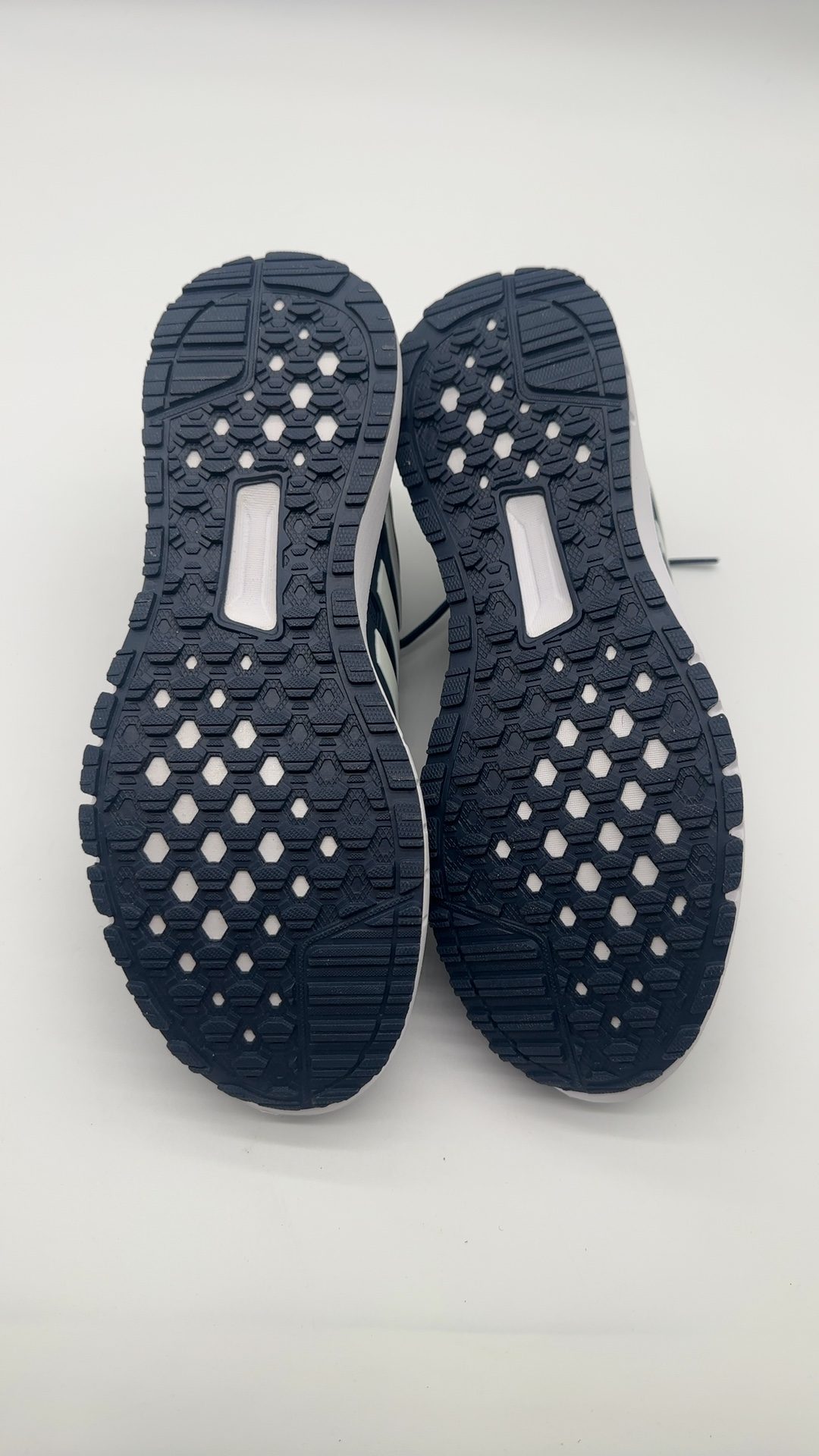 Adidas Navy & White Energy Cloud 2 Men's Running Trainers UK 9 Worn once image 5