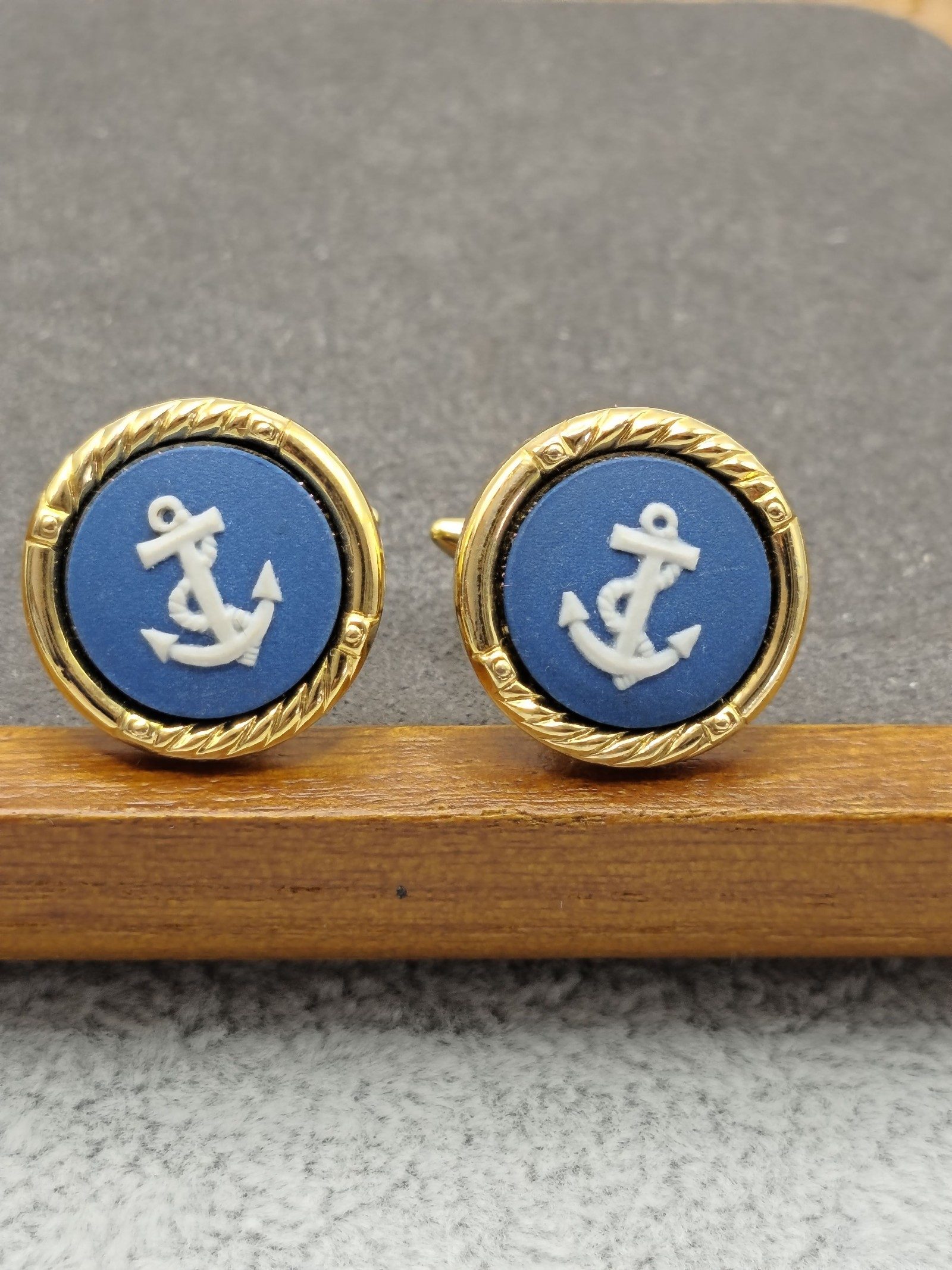 Wedgwood Men's Blue & White Anchor Cufflinks & Tie Clip Set image 4