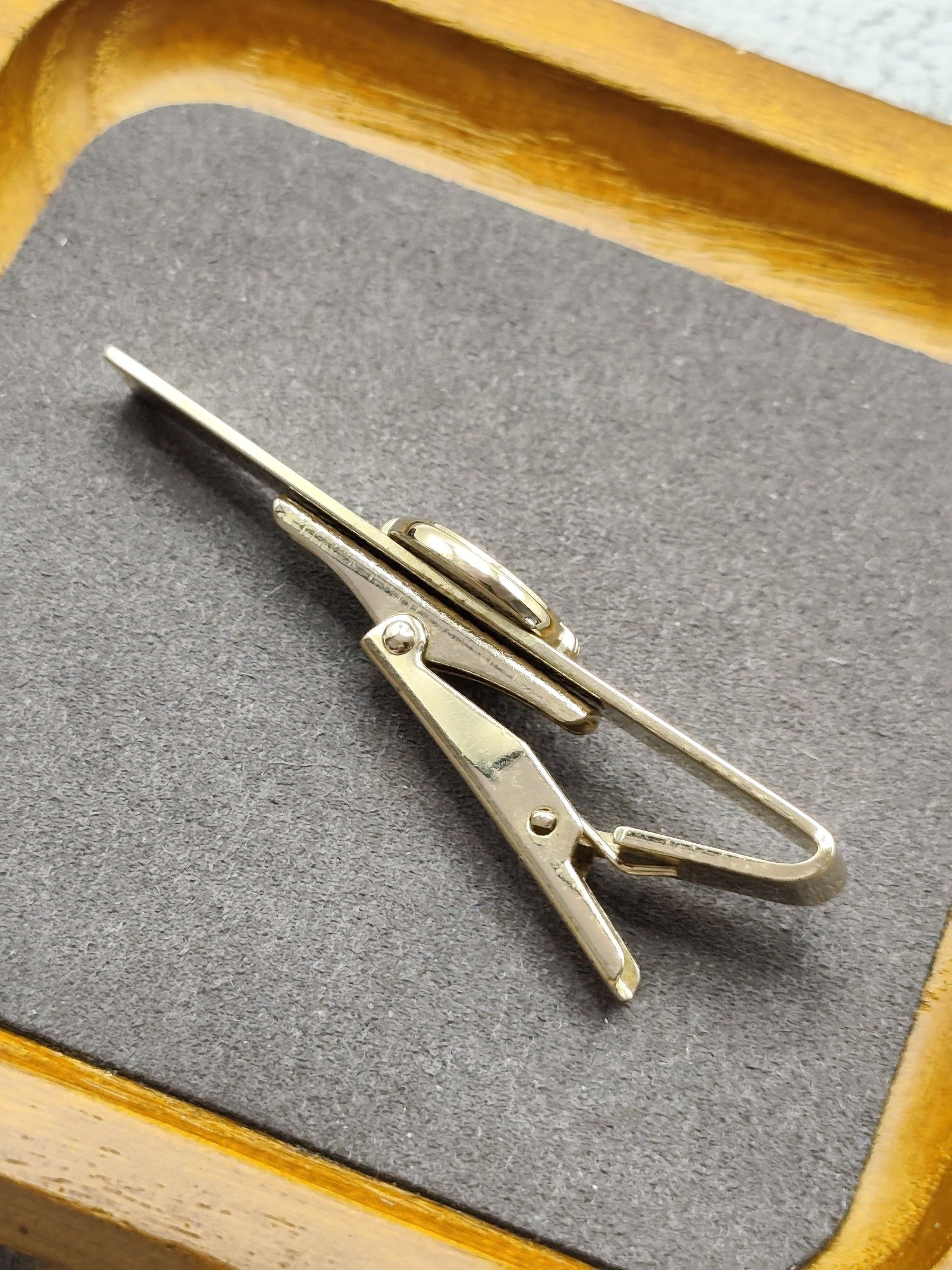 Burberry Gold Tone Blue Enamel Knight Crest Men's Tie Bar Clip image 9