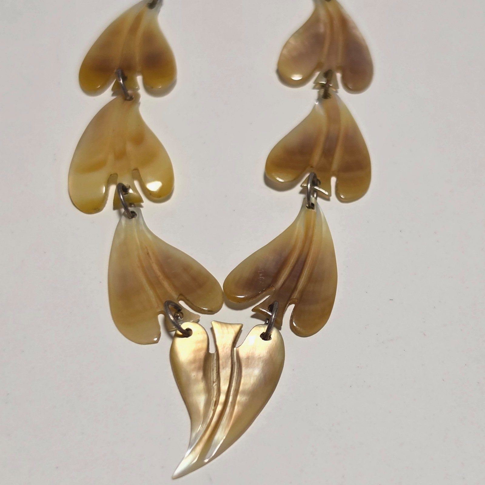 Vintage Brown & Beige Shell Leaf Pendant Necklace.b5 image 5