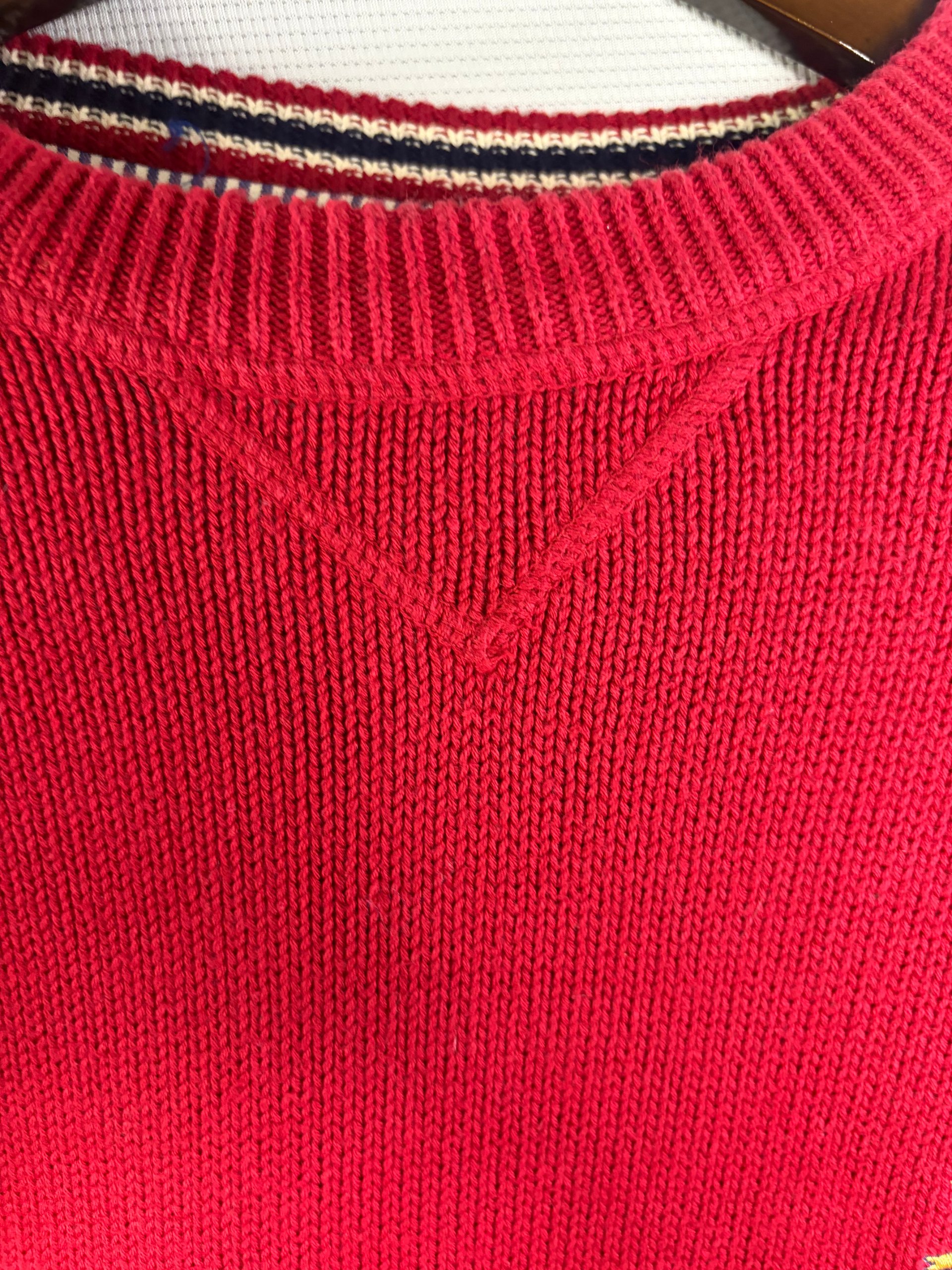 Classic Tommy Hilfiger Heavy Knit Jumper Red Relaxed Mens Size S Vintage Crest Old Money image 3