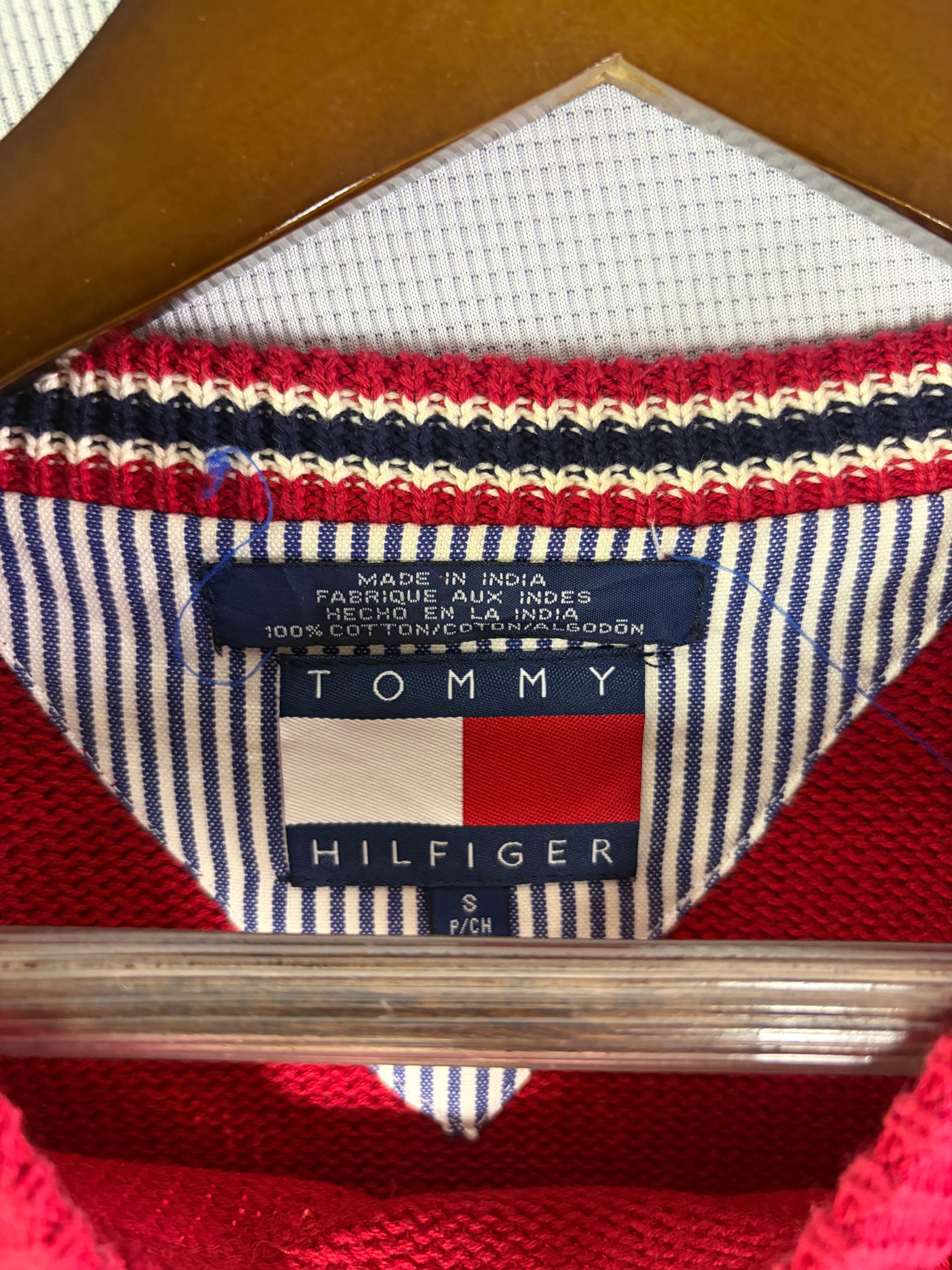 Classic Tommy Hilfiger Heavy Knit Jumper Red Relaxed Mens Size S Vintage Crest Old Money image 4