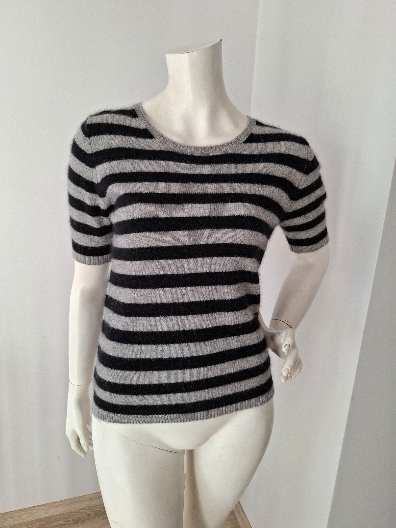 Majestic Filatures Striped Womens racoon wool short sleeve Sweater top extra soft Size S /M New with tags
