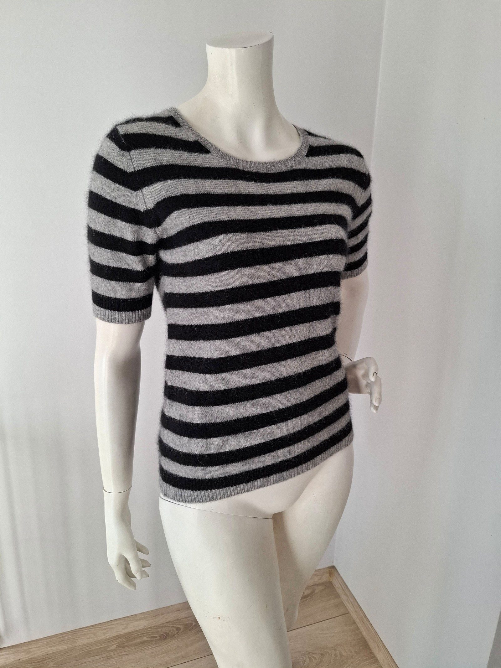 Majestic Filatures Striped Womens racoon wool short sleeve Sweater top extra soft Size S /M New with tags image 4