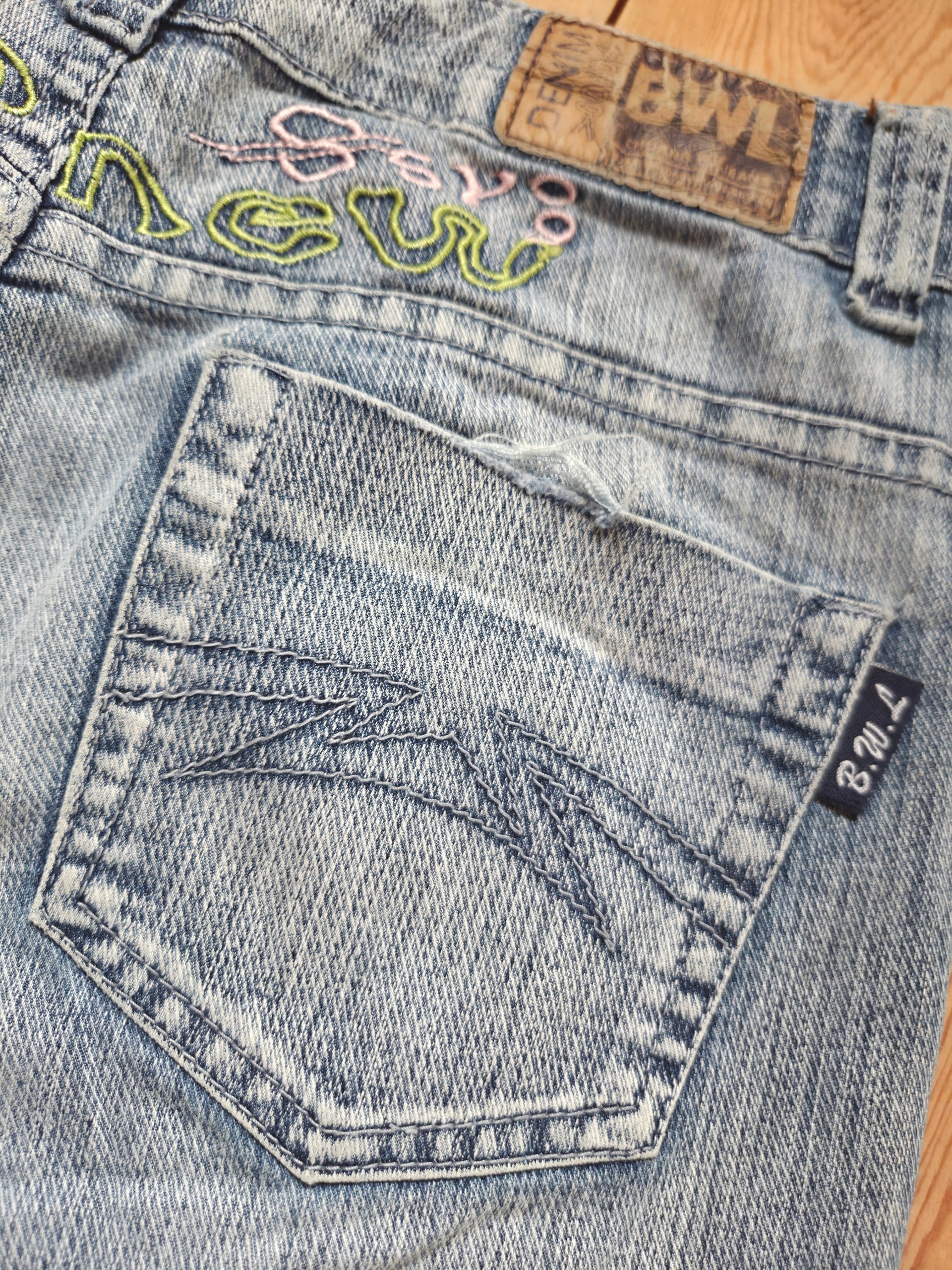 Baiweilong Y2K Light Wash Embroidered Bootcut Jeans UK 8 W29 L32 image 9
