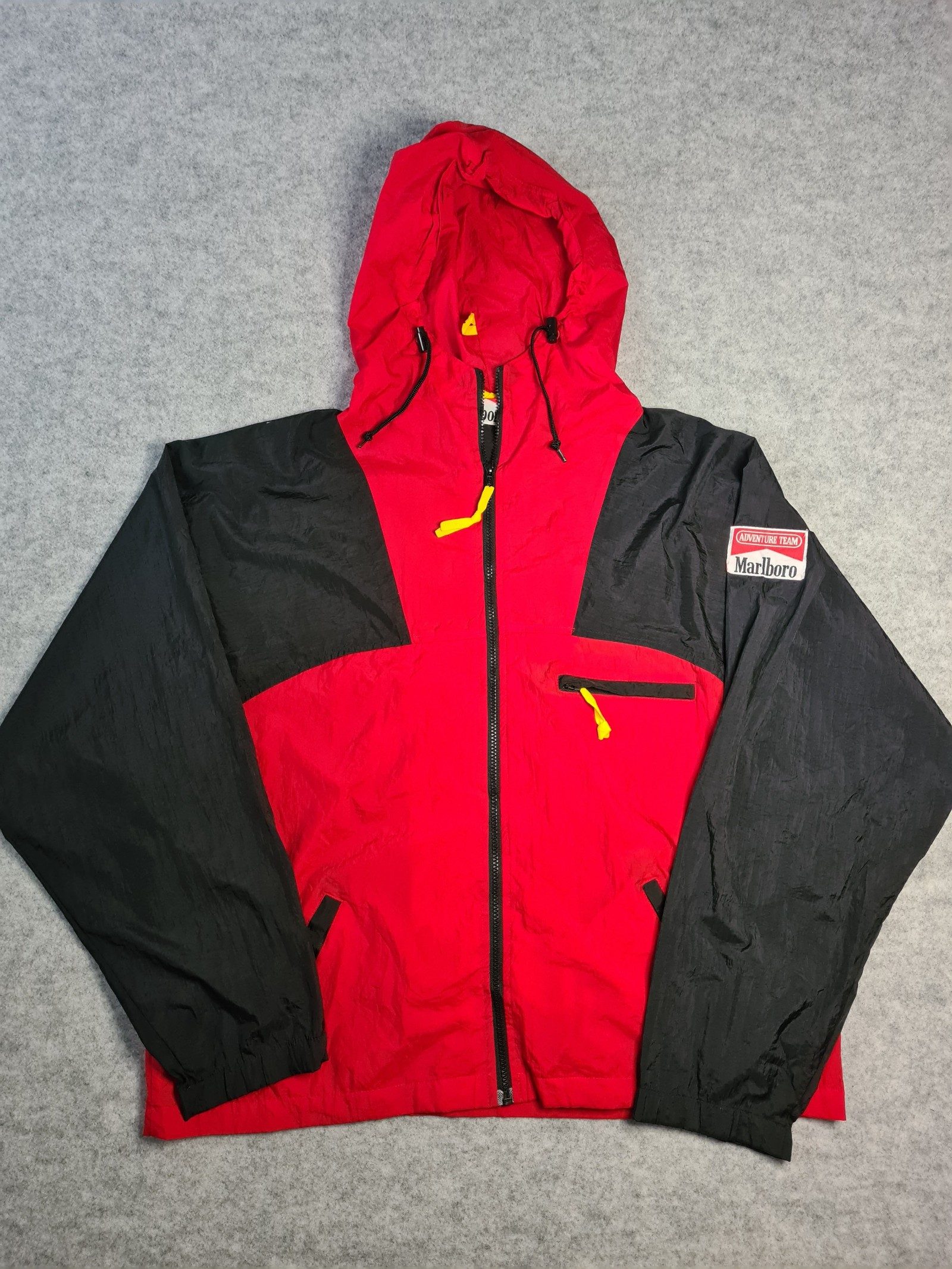 Marlboro Red Black Windbreaker Jacket With Hood Large