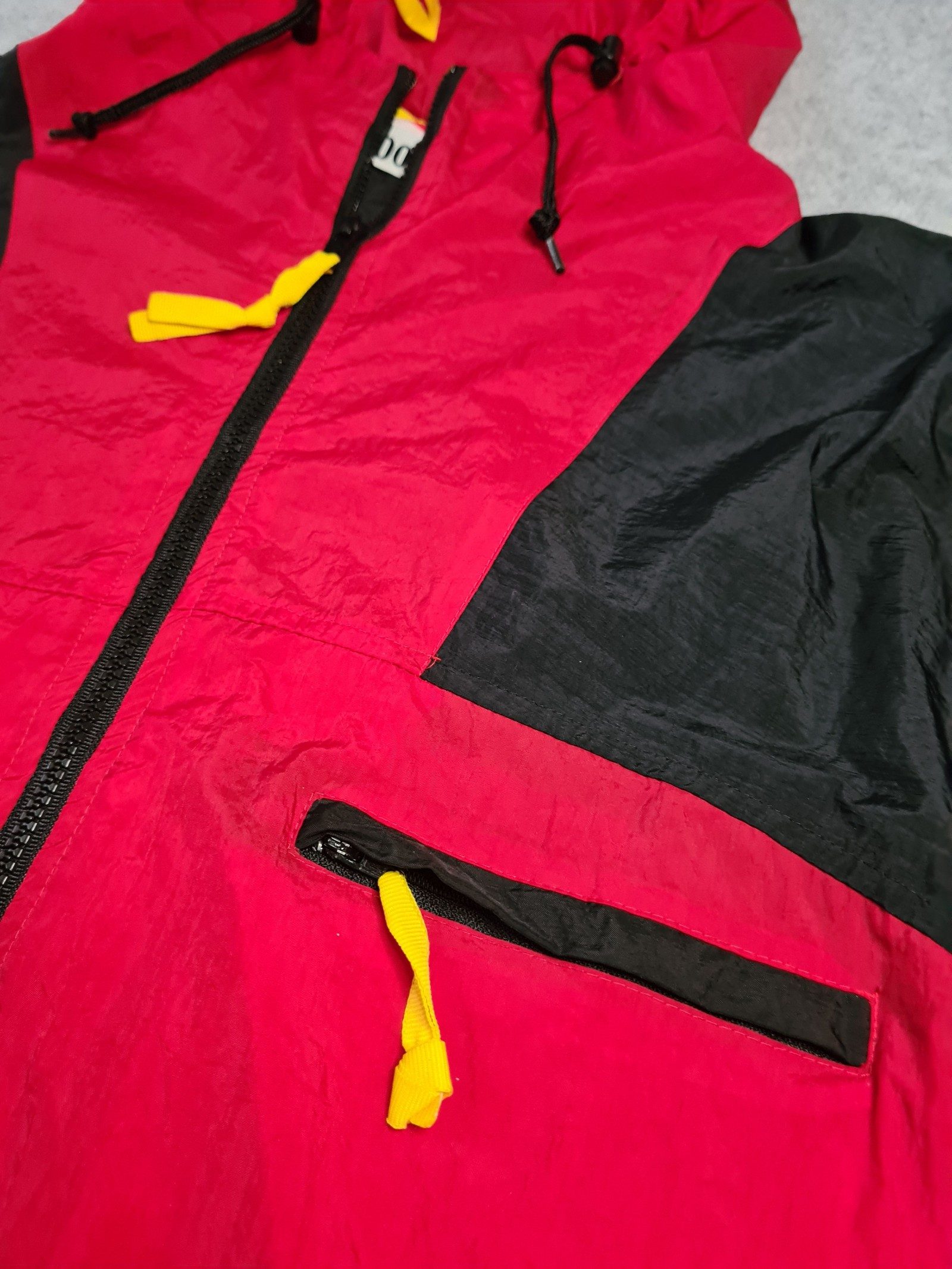 Marlboro Red Black Windbreaker Jacket With Hood Large image 4