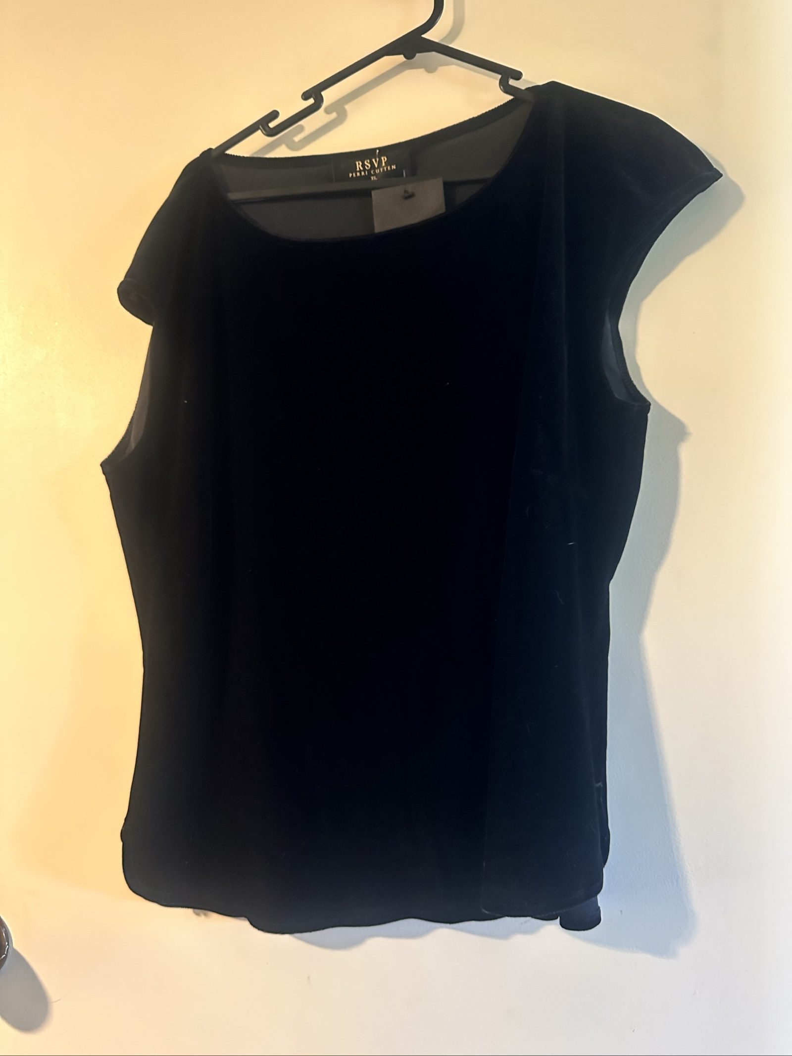 Perri Cutten Women's Black Velvet Sylvie Top XL